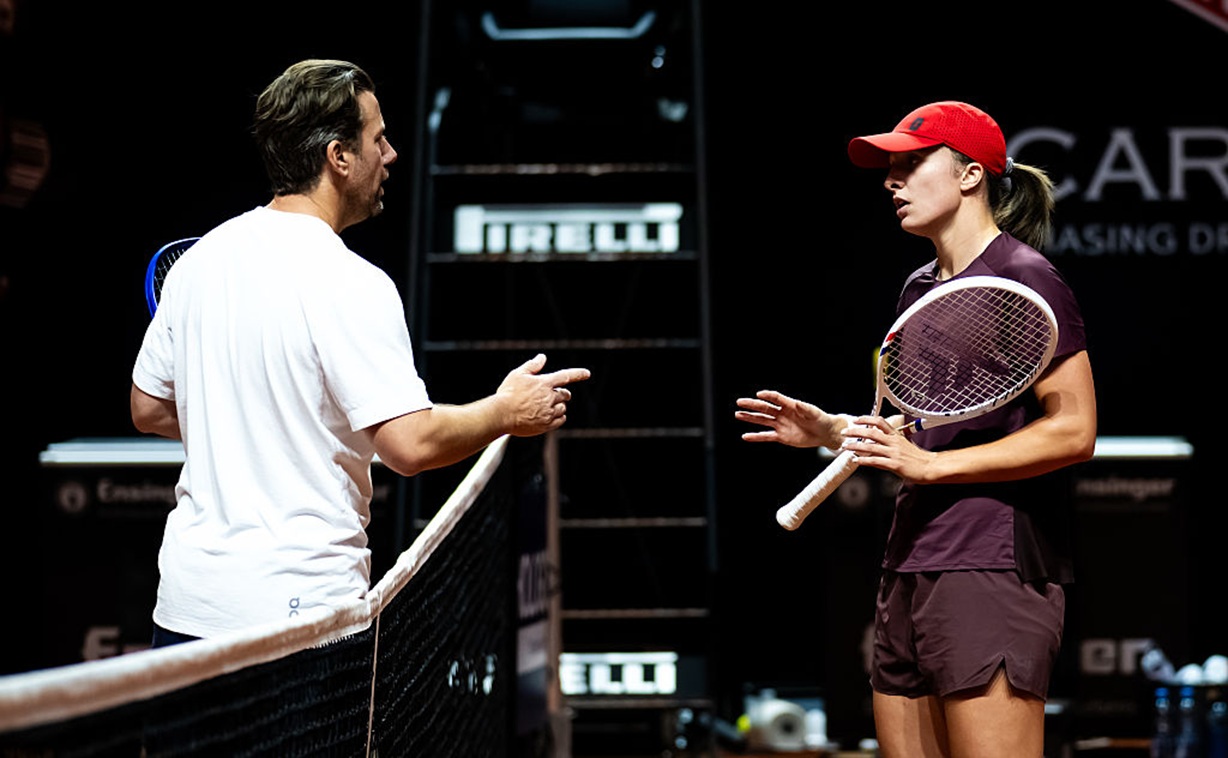 Zachowanie trenera Świątek budzi zdziwienie. Jego kolega zabrał głos