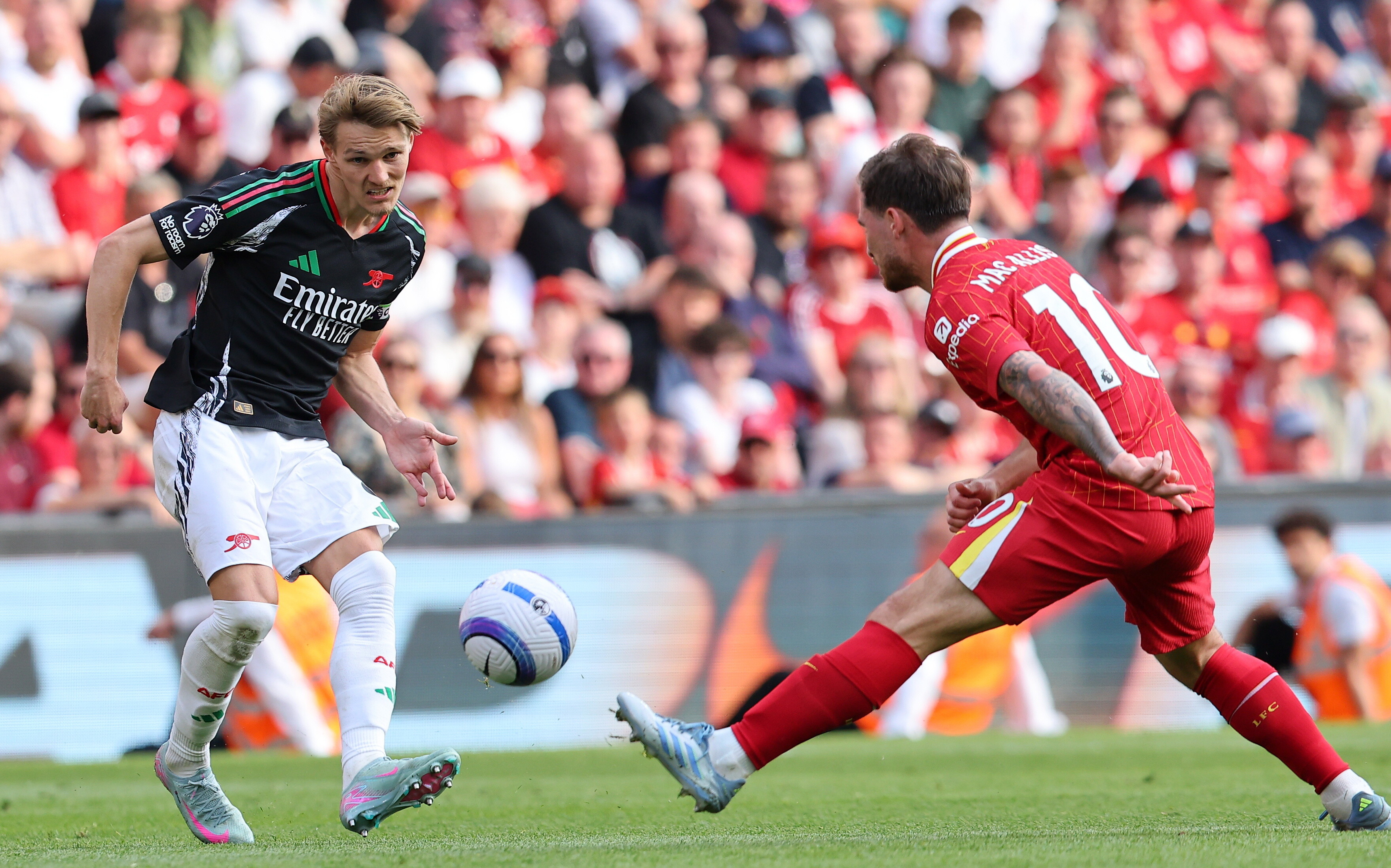 FC Liverpool zgubił punkty. Udana pogoń Arsenalu