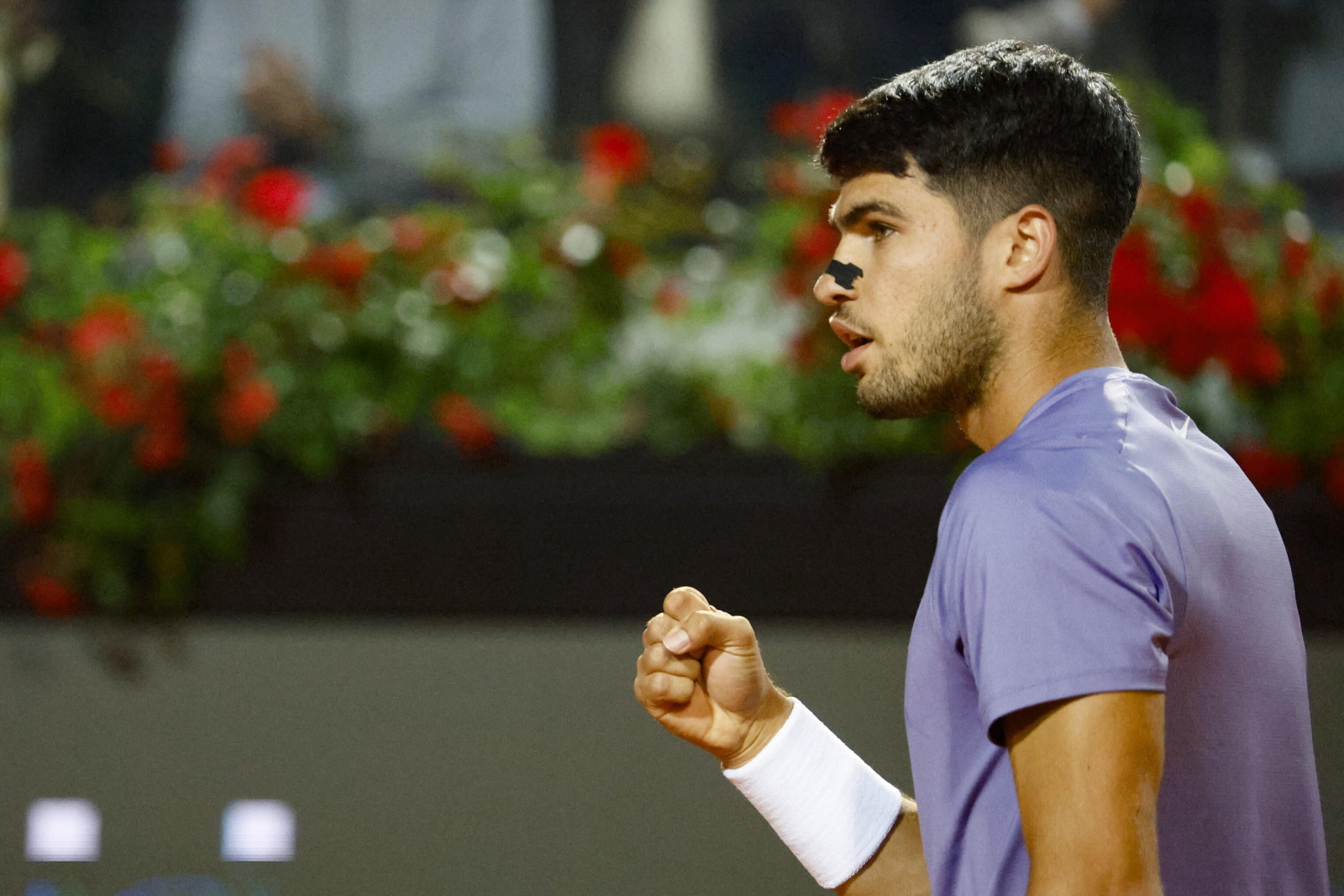 Carlos Alcaraz wystąpił w sesji nocnej. Rozkręcał się powoli