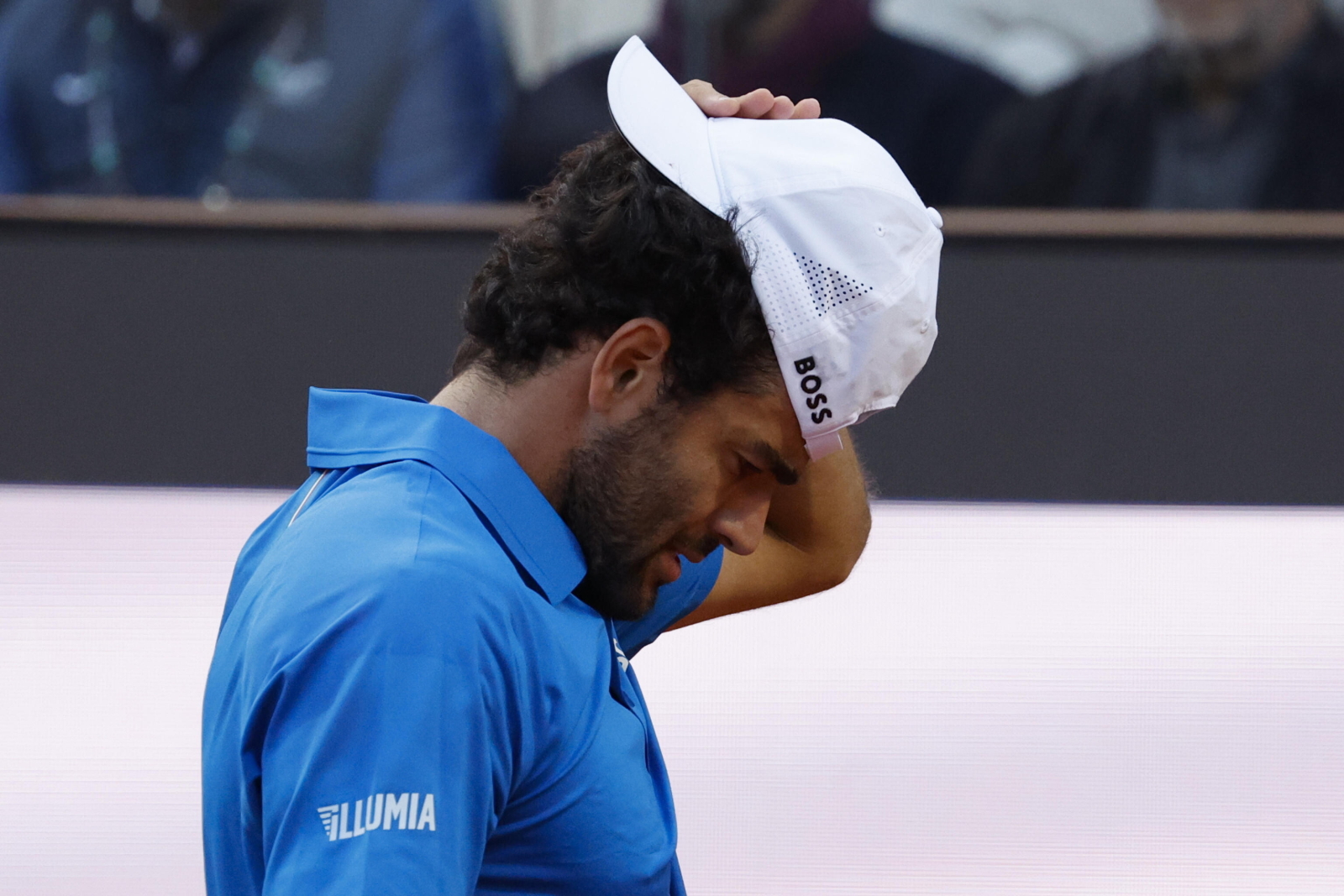 Krecz w hicie wieczoru. Gwiazdor opuszczał kort we łzach