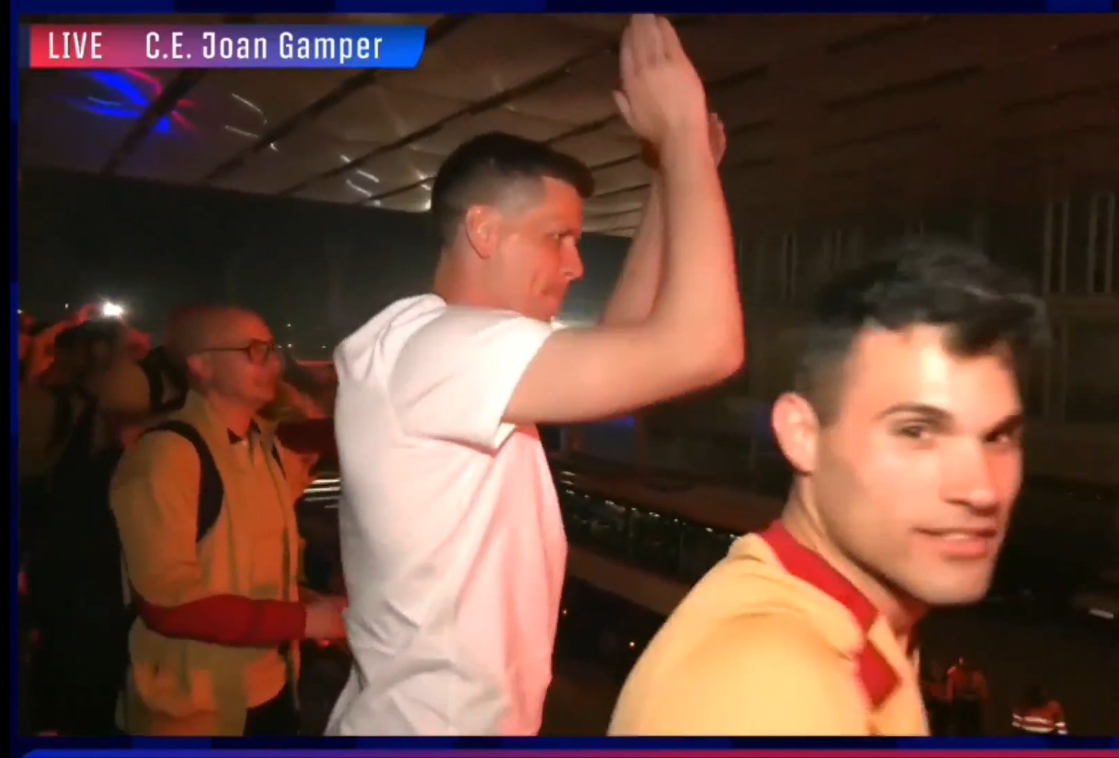 Śpiewali obraźliwą przyśpiewkę o Realu. Nagrali, co wtedy robił Szczęsny