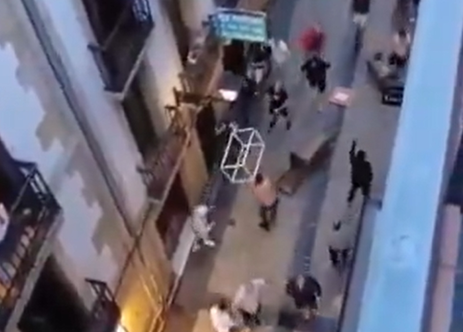 Dantejskie sceny. Wszystko nagrane. Bijatyka w centrum miasta