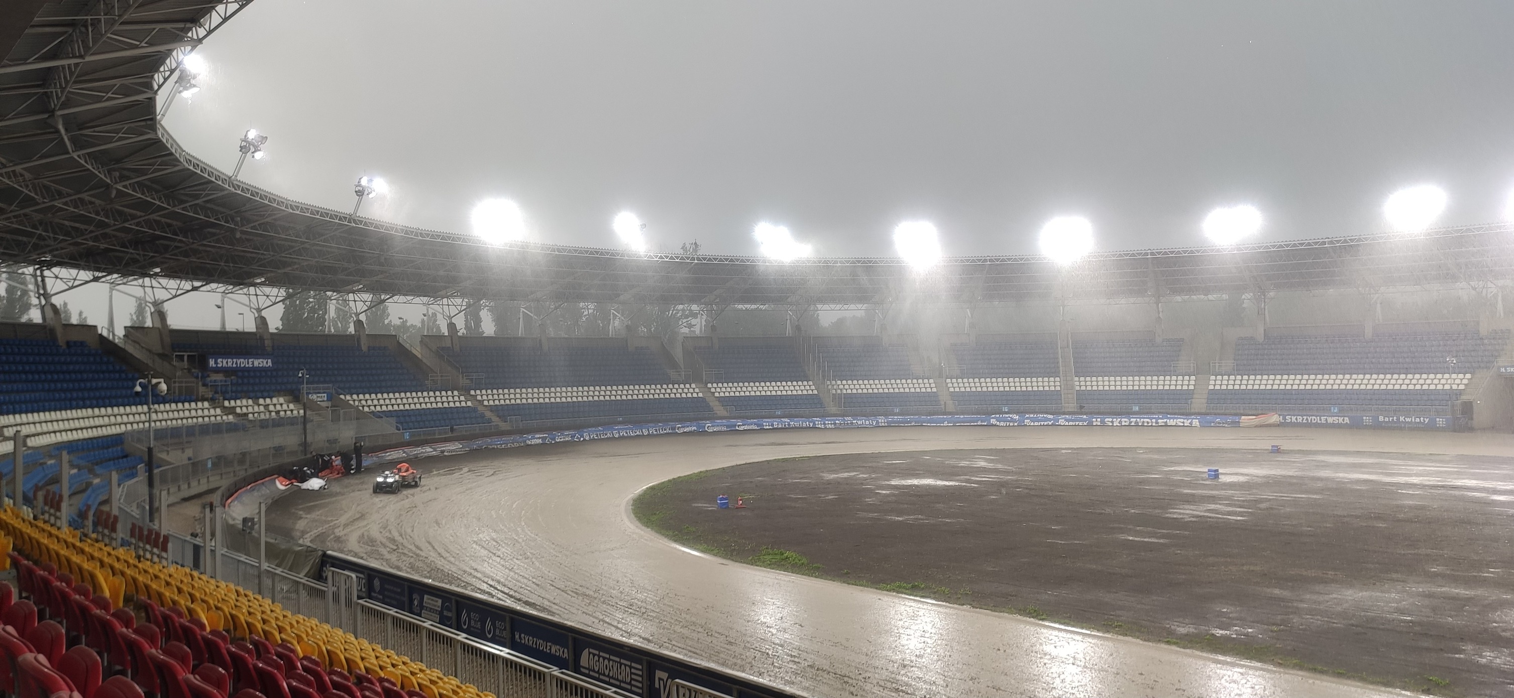 Żużel. Deszcz wygrał z żużlem. W Łodzi nie dokończyli zawodów