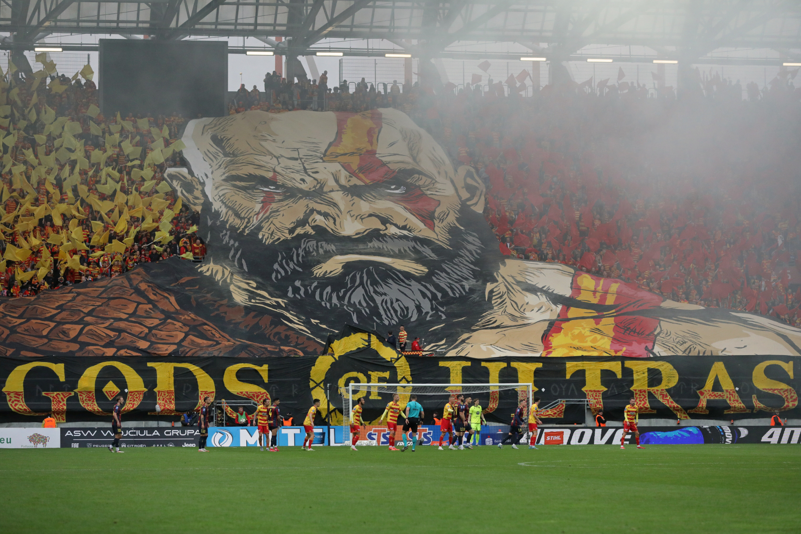 Sceny w Białymstoku. Słychać, co śpiewali kibice po meczu