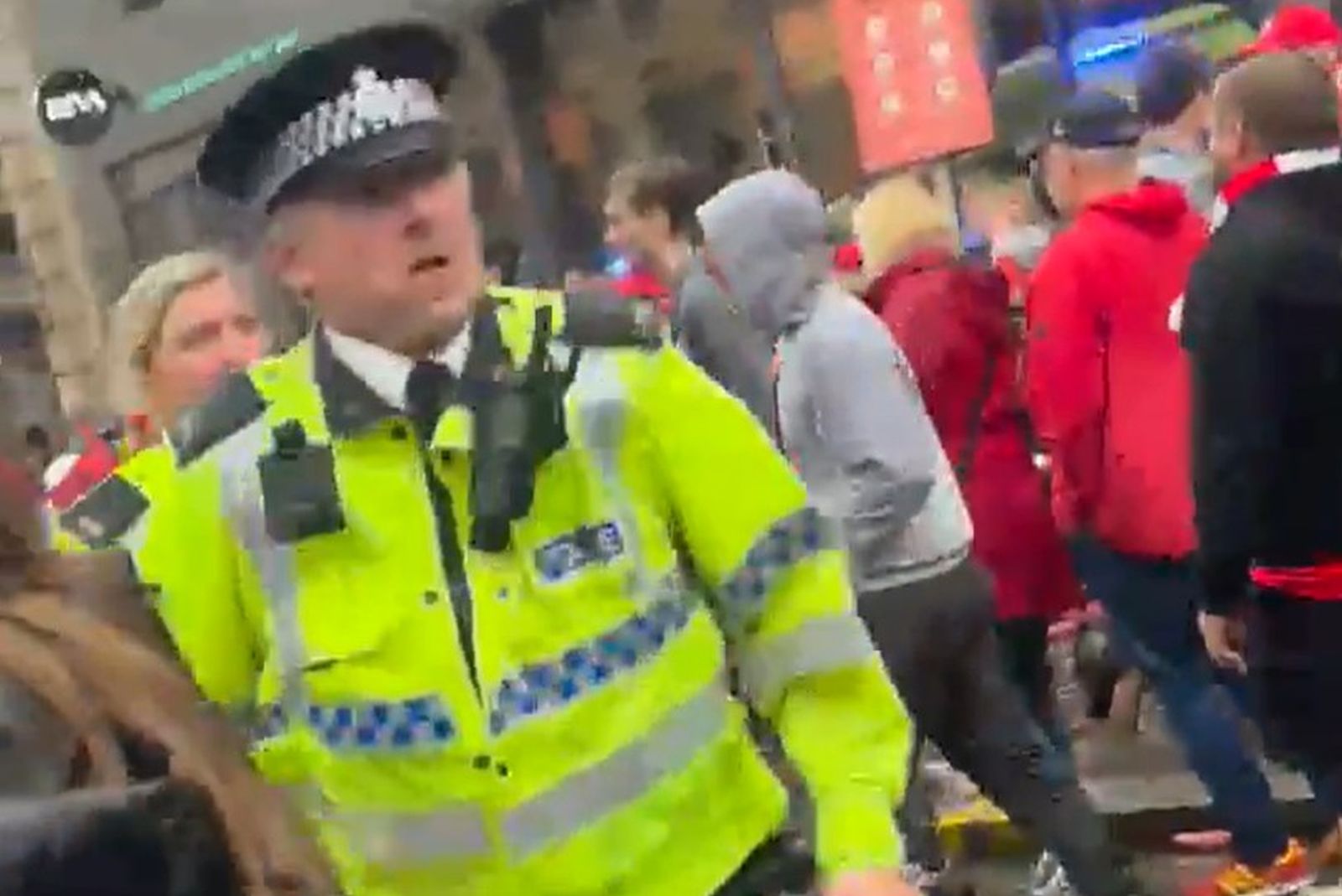 Koszmarne sceny w Liverpoolu. Wjechał samochodem w tłum ludzi