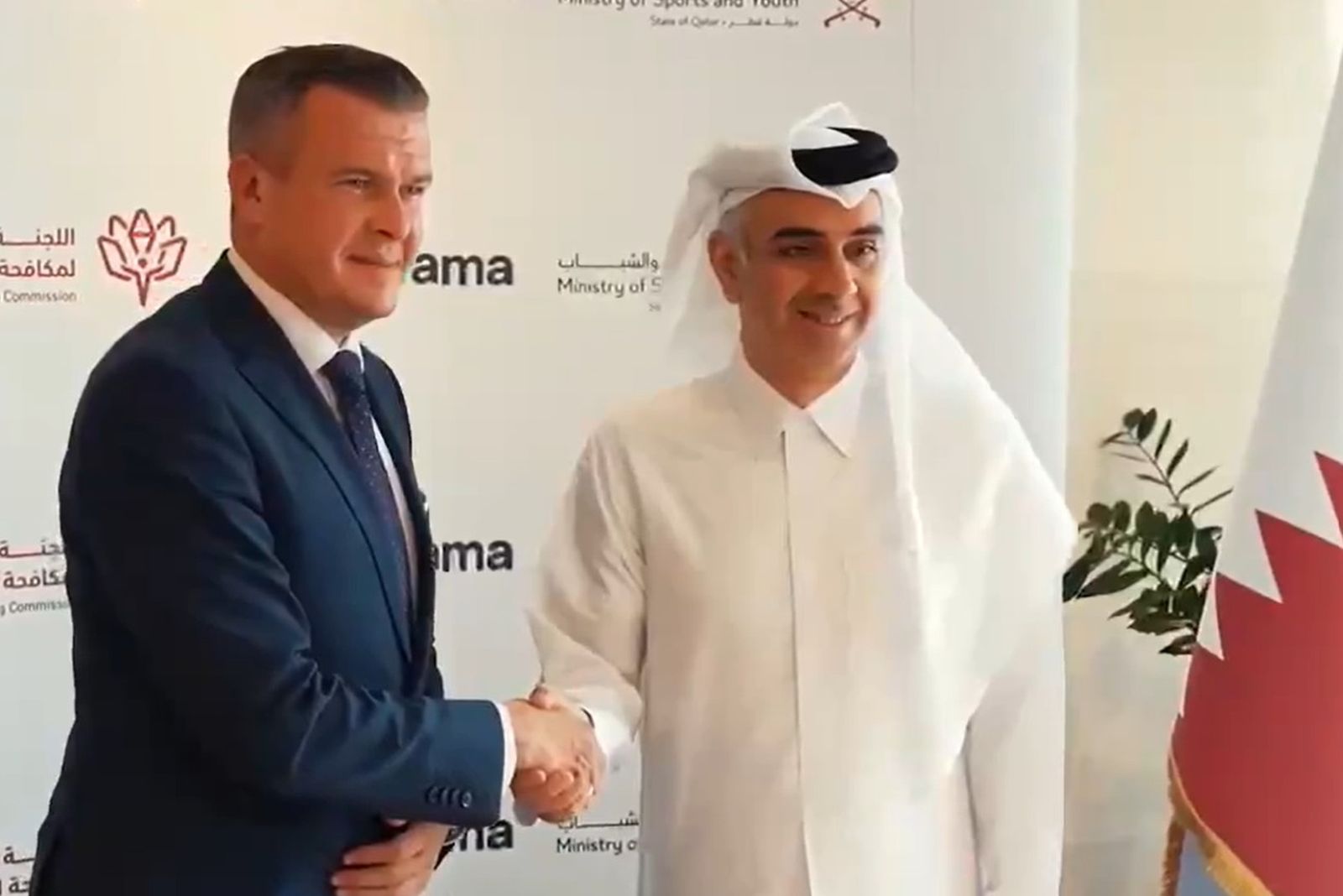 Polak oznajmił. Katar przekazał 1,5 mln dolarów