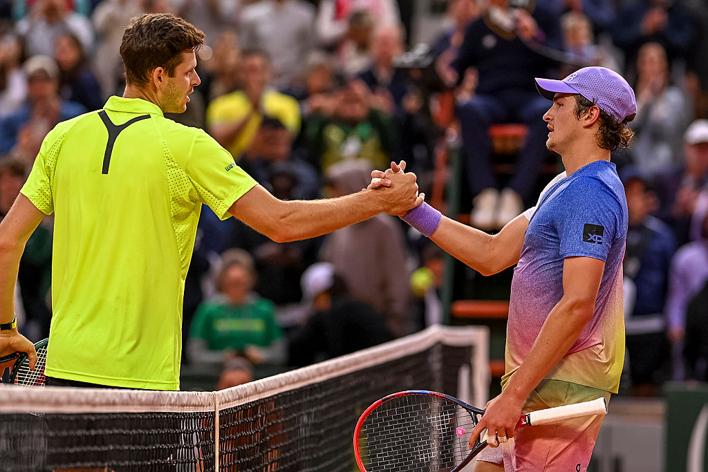 Rozmawiali przy siatce. To 18-latek usłyszał od Hurkacza