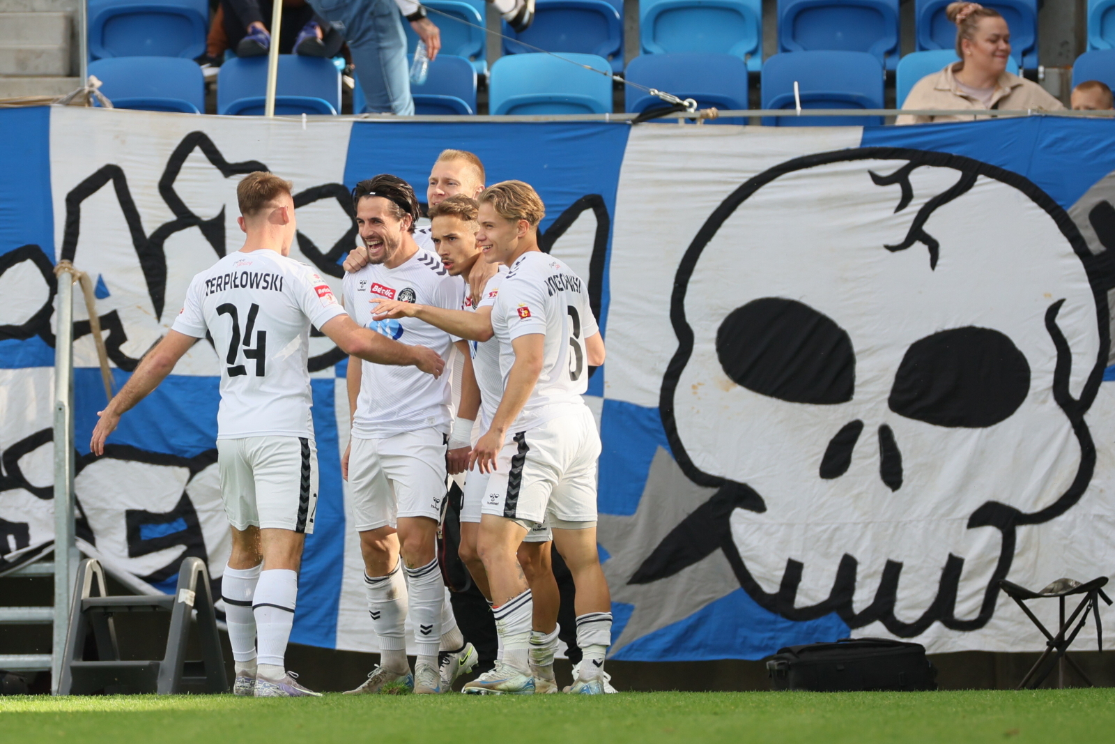 Wielki finisz Polonii Warszawa. Jeszcze w 90. minucie było 0:0...