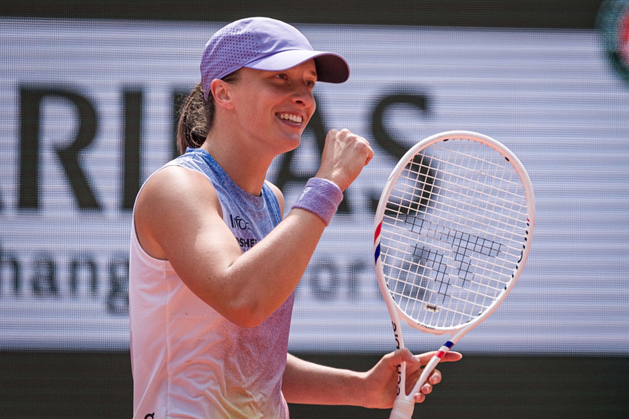 Świątek zachwyciła światowe media. "Kwitnie w Paryżu"