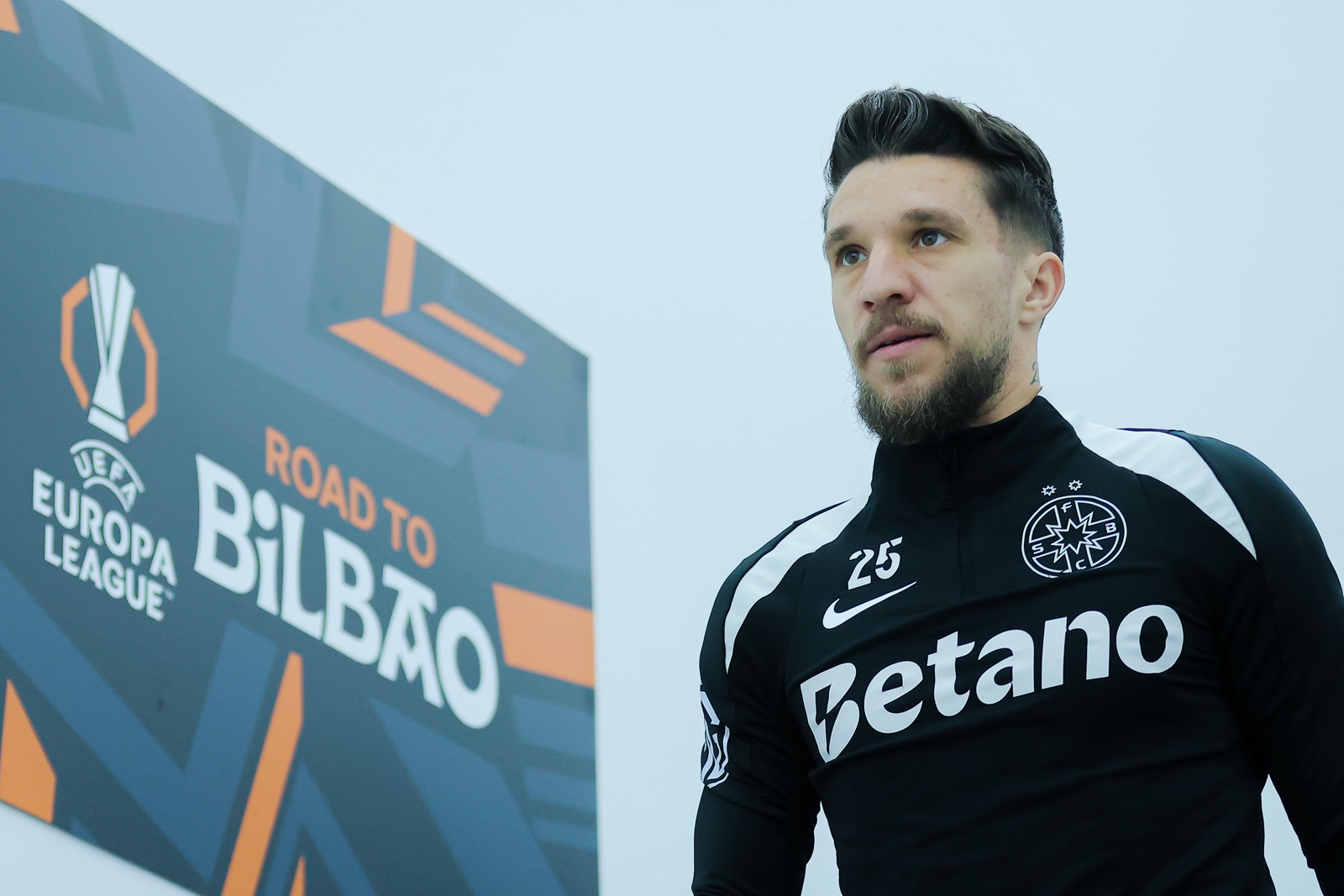 Widzew poluje na rynku transferowym. Reprezentant kraju trafi do Łodzi?