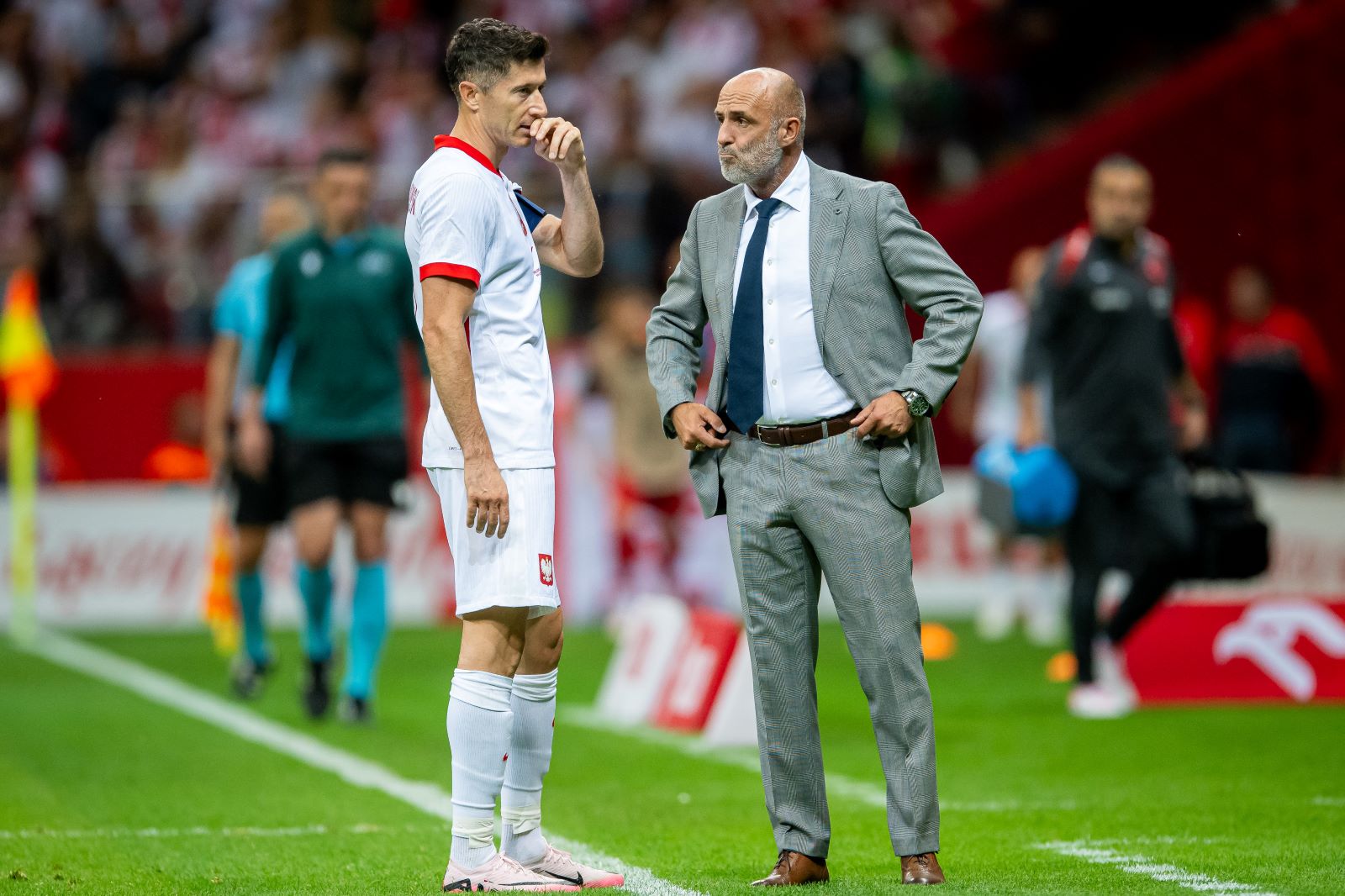 Media: sceny w hotelu kadry po decyzji ws. Lewandowskiego. "Oklaski i euforia"