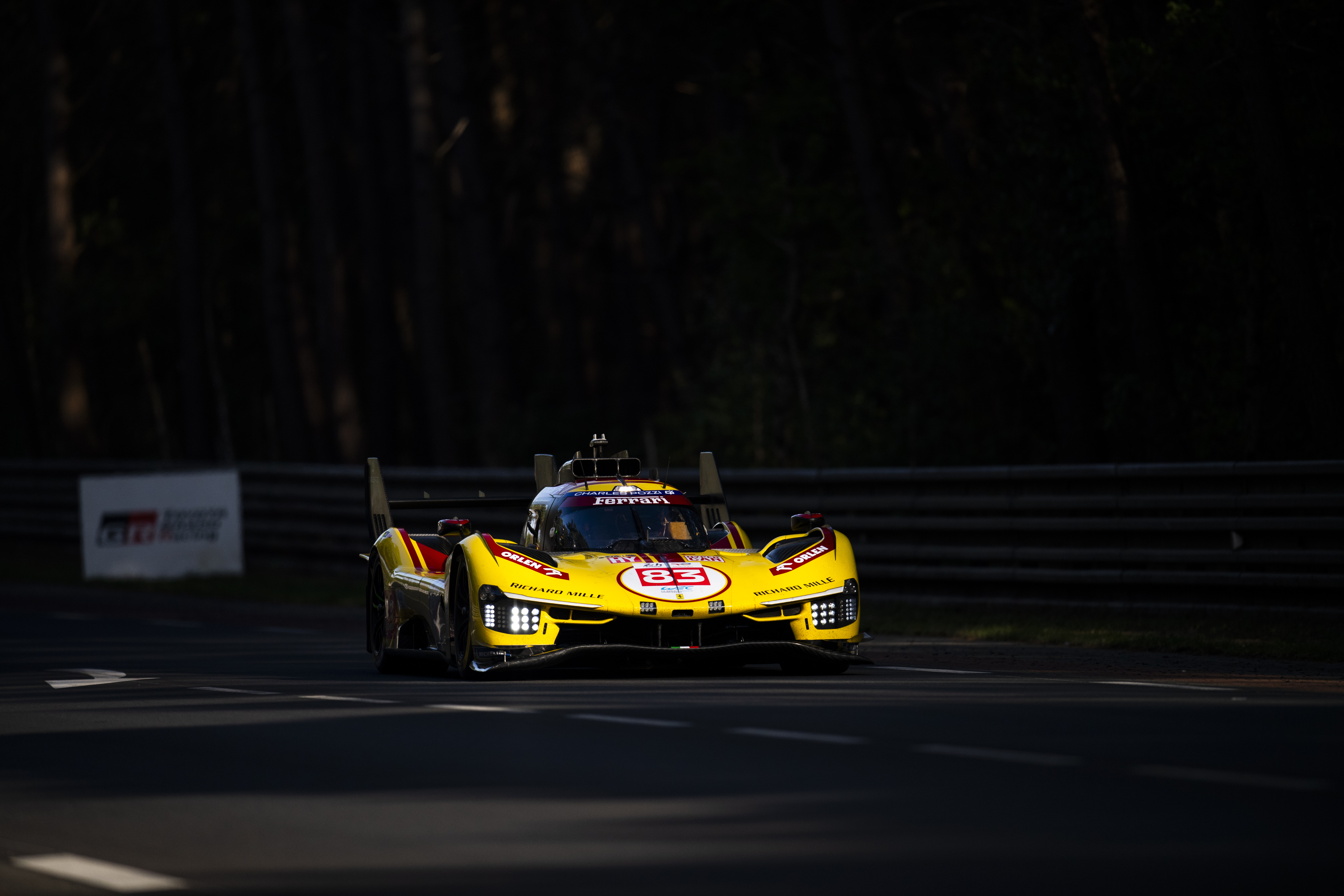 Kubica stracił pierwsze miejsce. Dostał karę od sędziów
