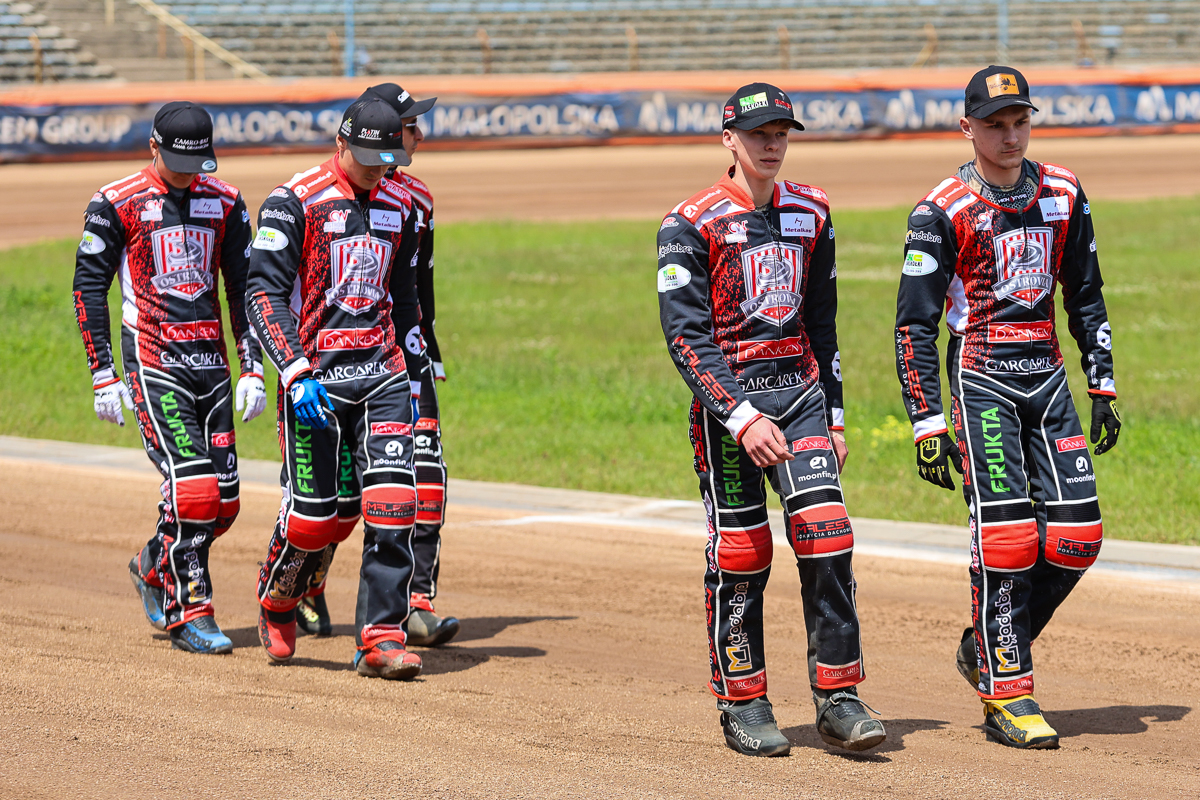 Żużel. Trzy kluby wciąż szukają 1,5 mln złotych. Moonfin Malesa blisko historycznego osiągnięcia