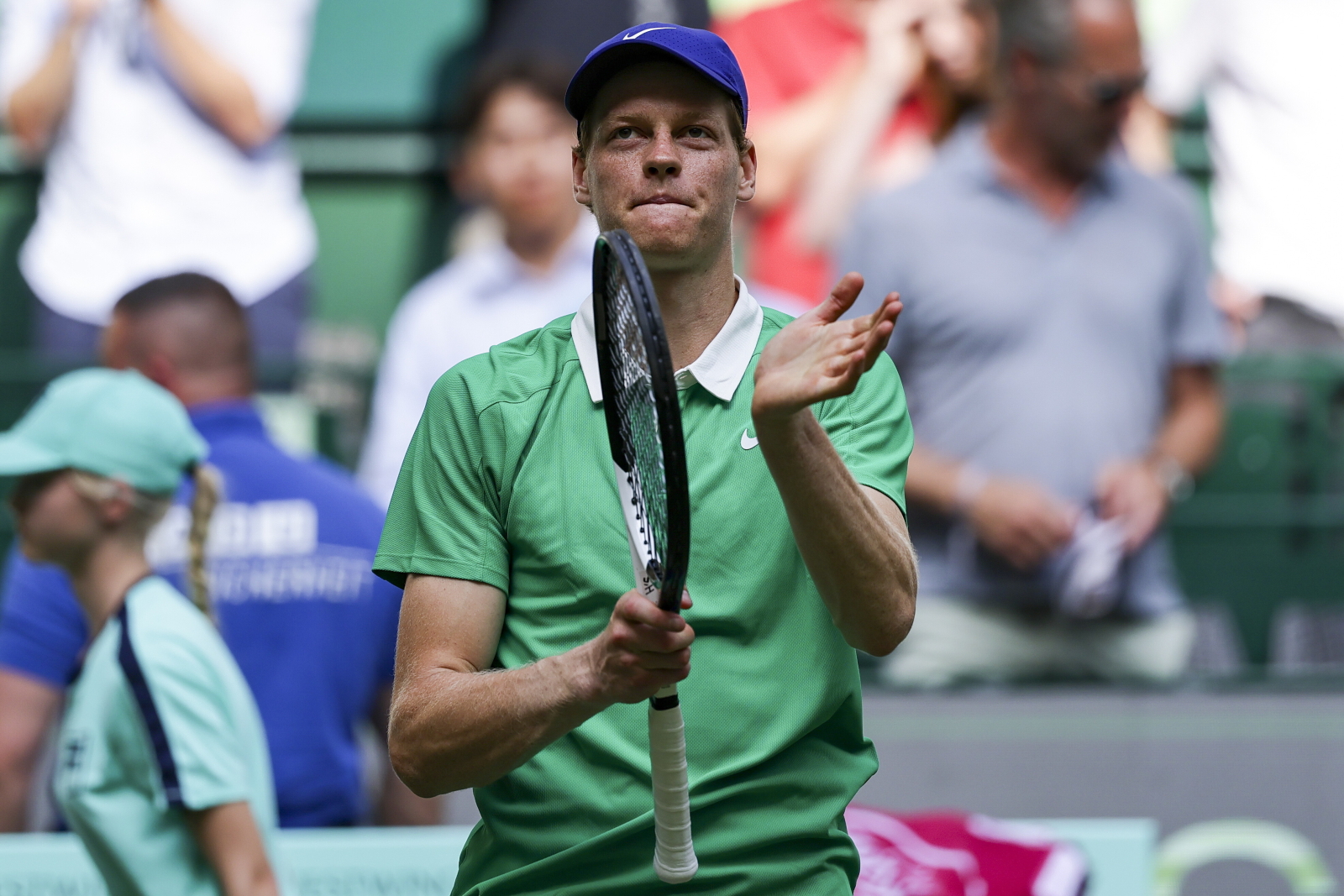 Włosi lepsi od gospodarzy. Jannik Sinner uczcił rocznicę