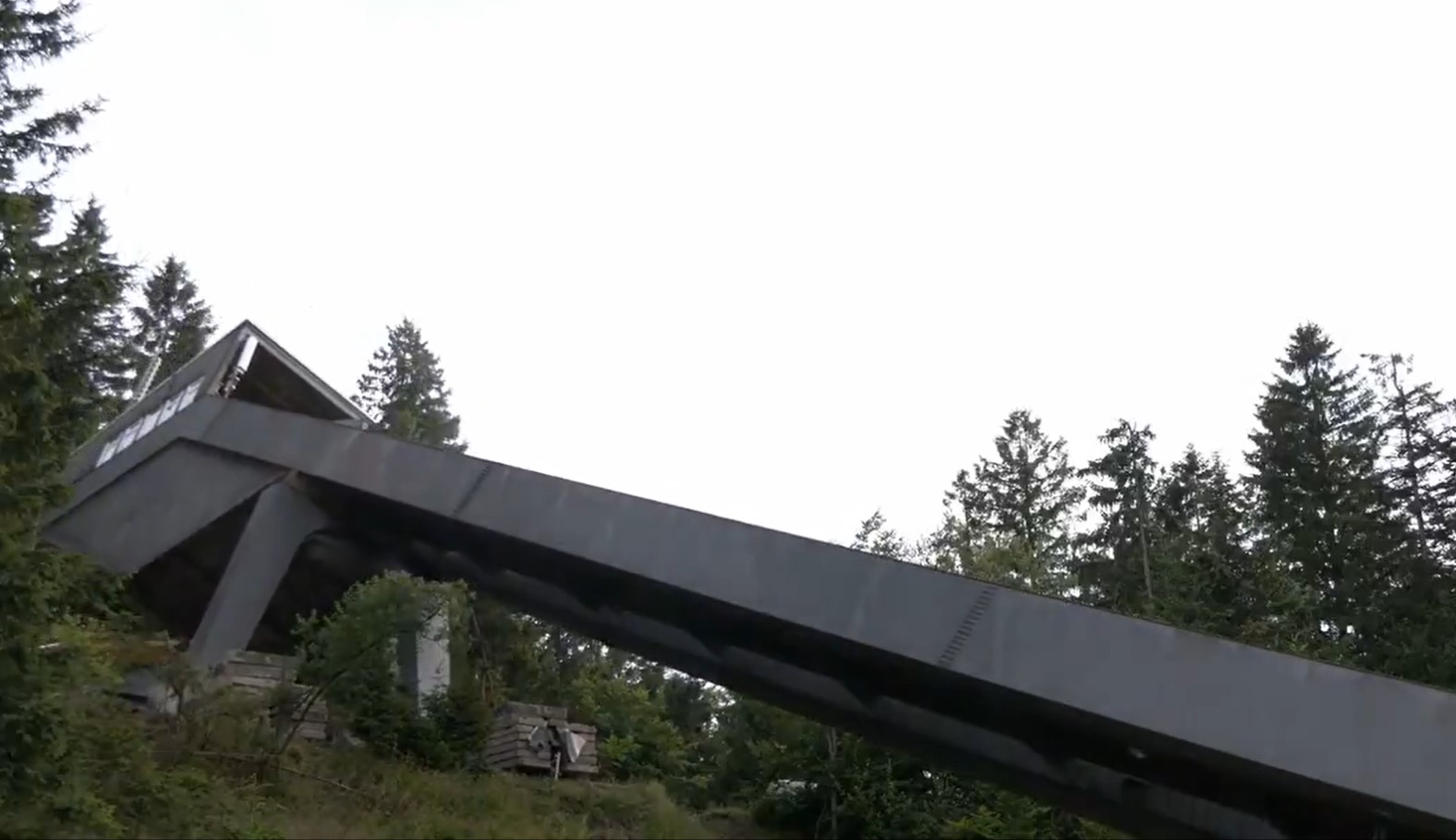 Znana skocznia wyburzona. Wygrywali tam Polacy