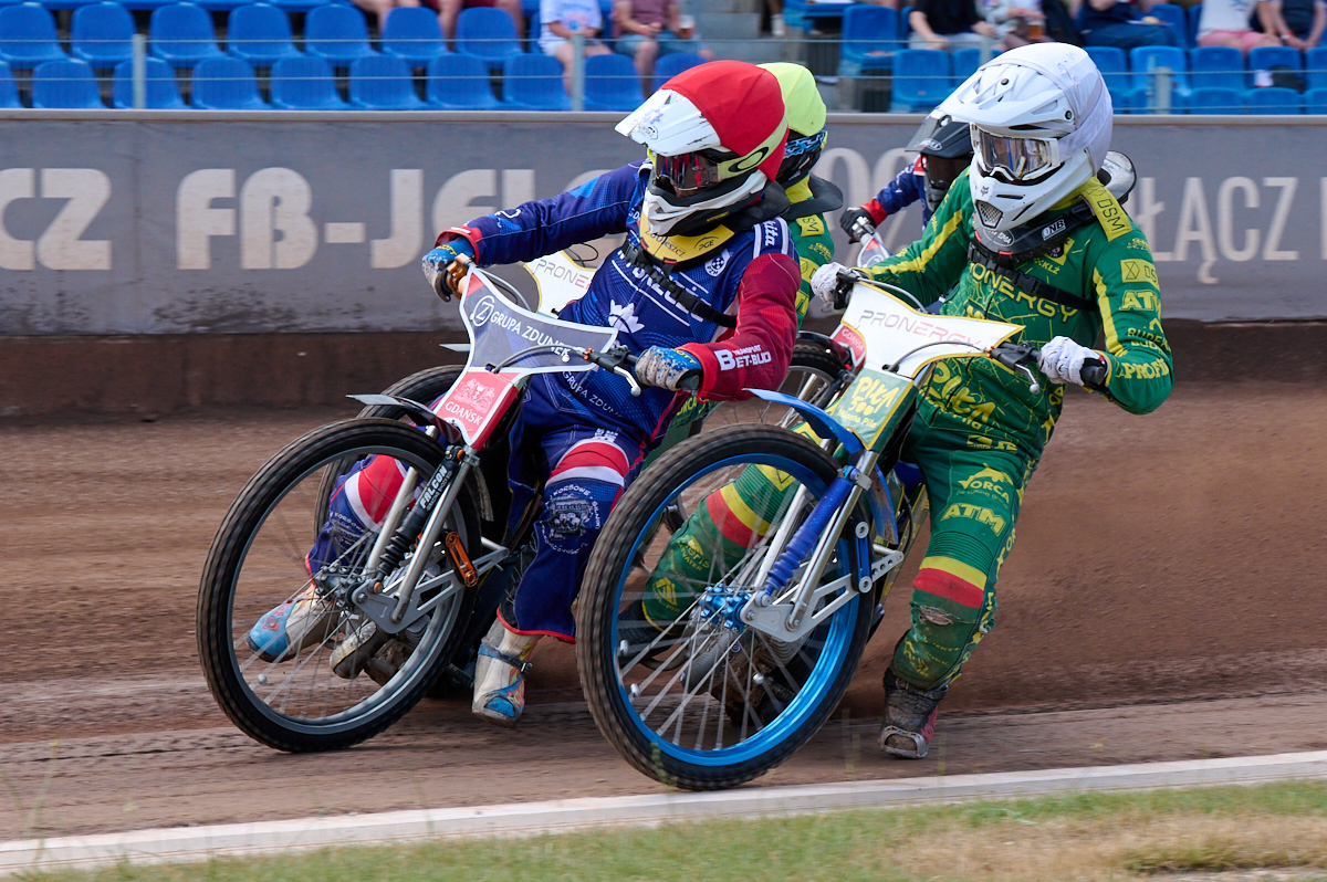 Żużel. Kadra Wybrzeża coraz liczniejsza. Kolejny junior w Gdańsku