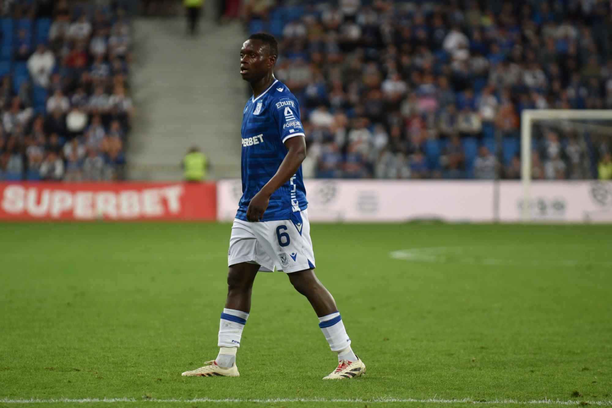 Nie wrócił do Polski. Piłkarza Lecha czeka poważna rozmowa