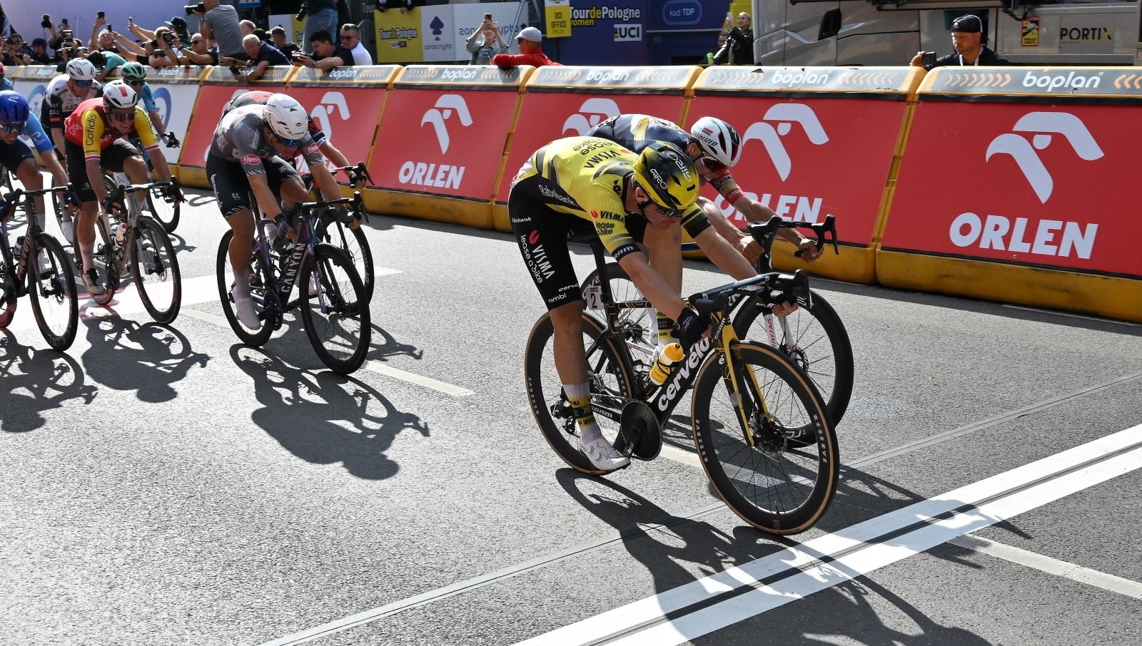 TdP: Holender wygrywa I etap w Legnicy! Groźna kraksa na ostatnich kilometrach
