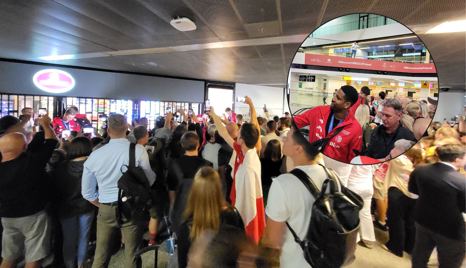 Niesamowite sceny na lotnisku. Tłum kibiców do nocy czekał na siatkarzy