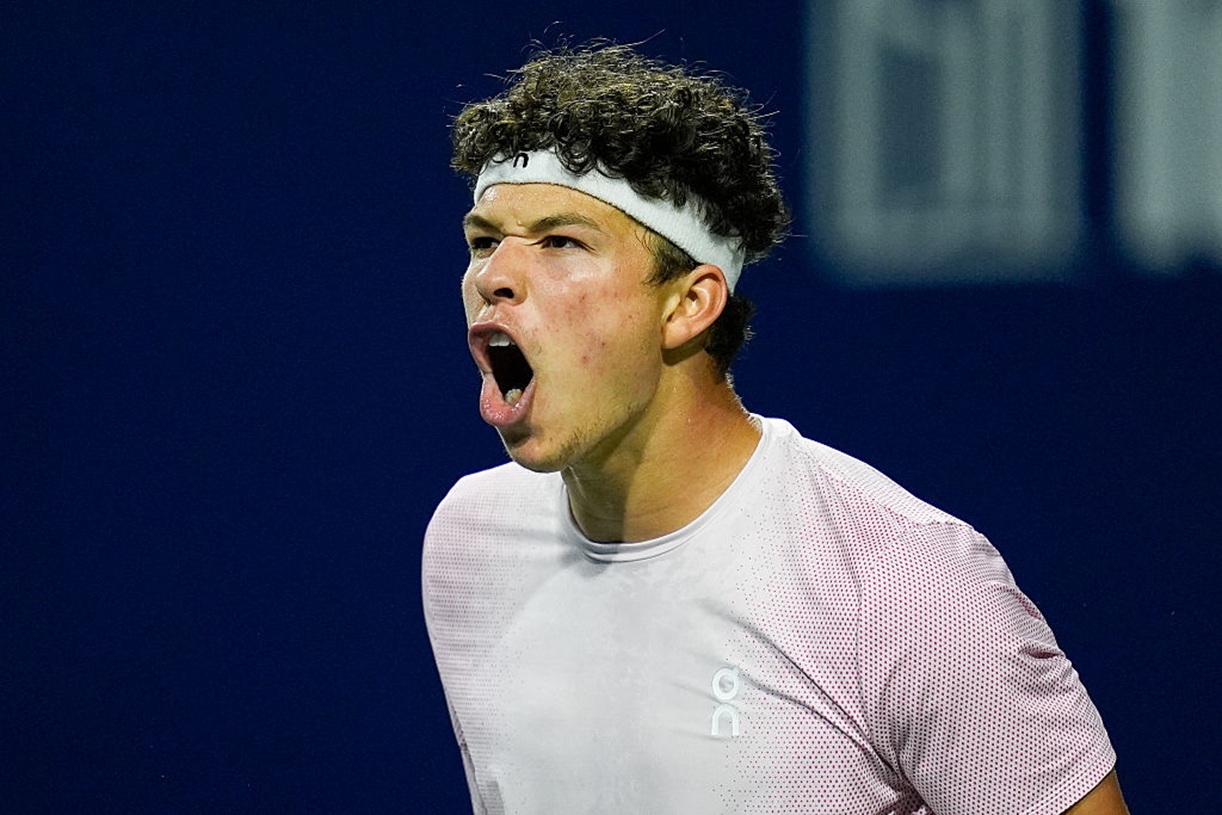 Uzupełnił grono półfinalistów. Będzie amerykański pojedynek w Toronto