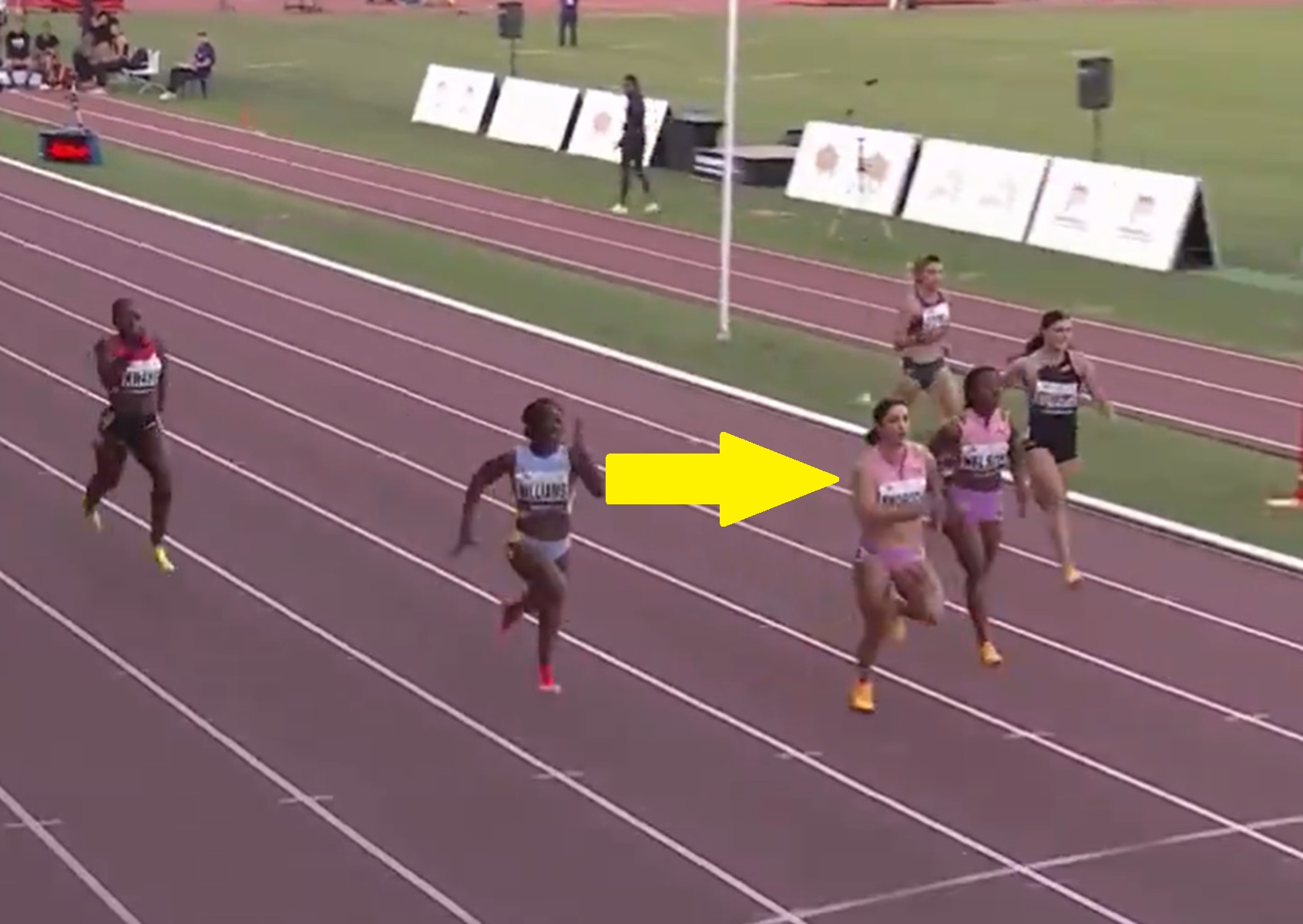 Swoboda zrobiła to na luzie. Rywalki mogły tylko oglądać jej plecy