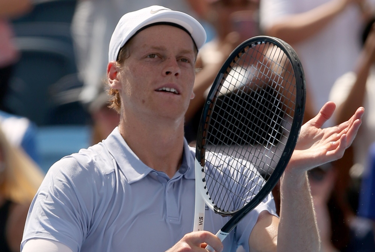 Obrońca tytułu musiał bronić setbola. Wieczór pełen niespodzianek