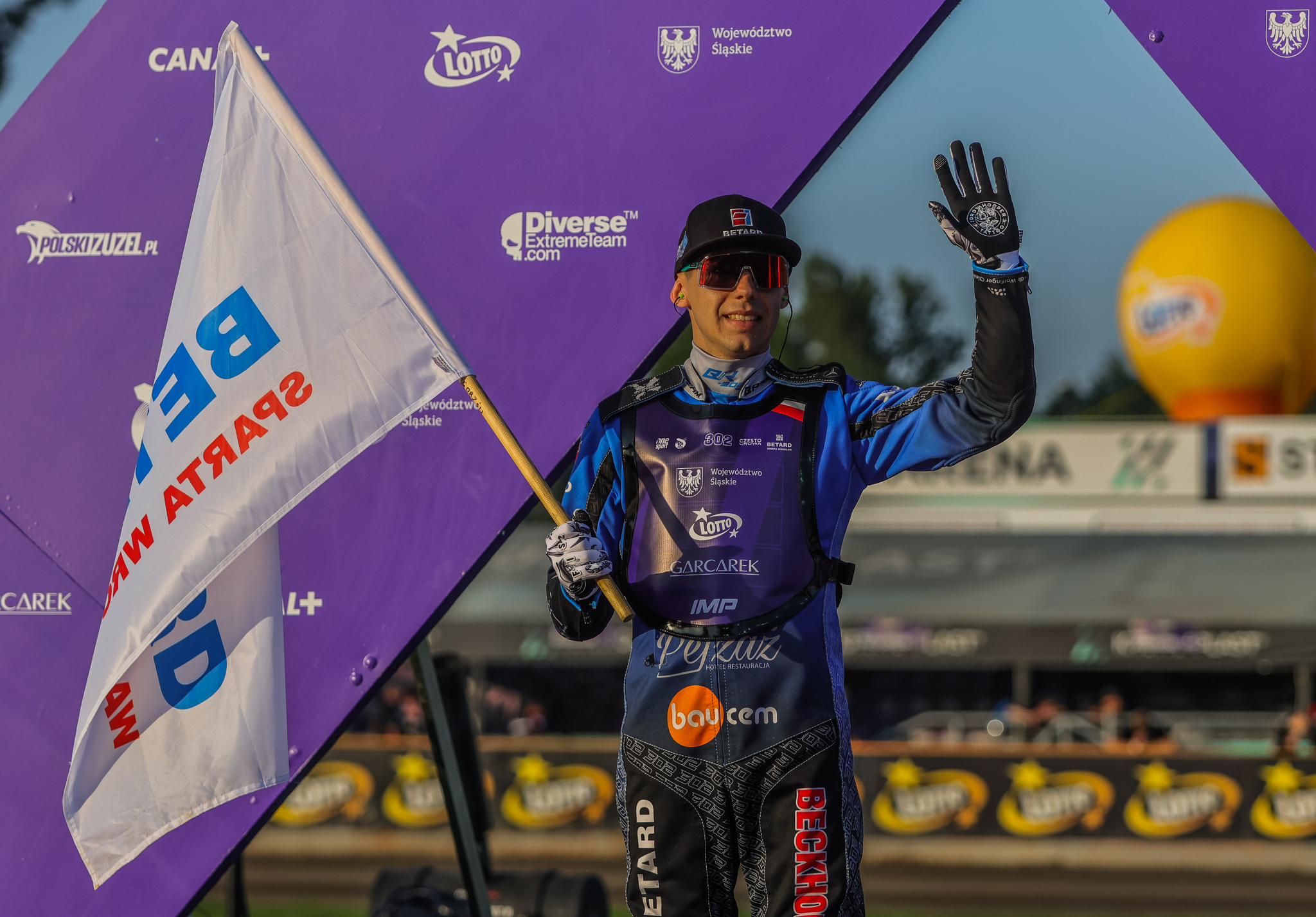 Okienko transferowe dobiega końca. Kowalski z kontraktem na którym mu zależało