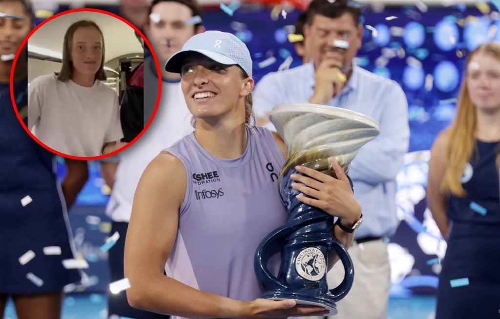 Spieszyła się na samolot. Tylko spójrz, z kim Świątek poleciała do Nowego Jorku