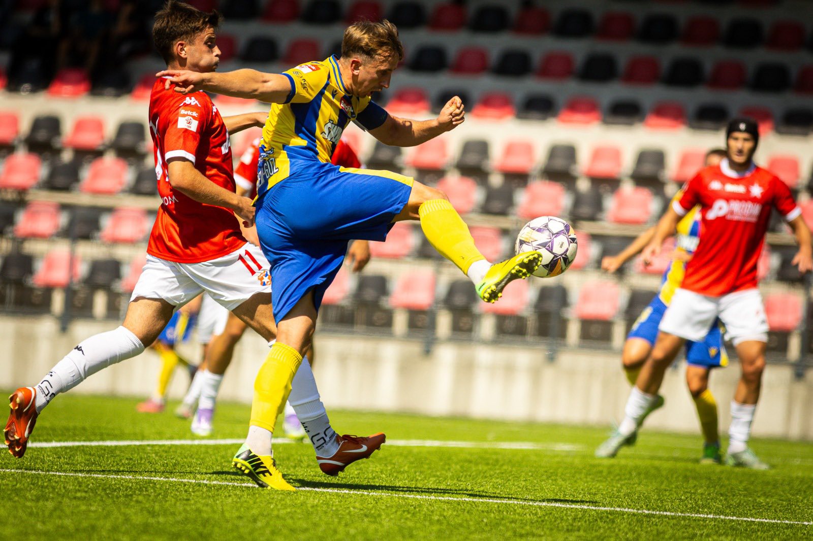 3. liga znowu gra. Mocny początek czołówki