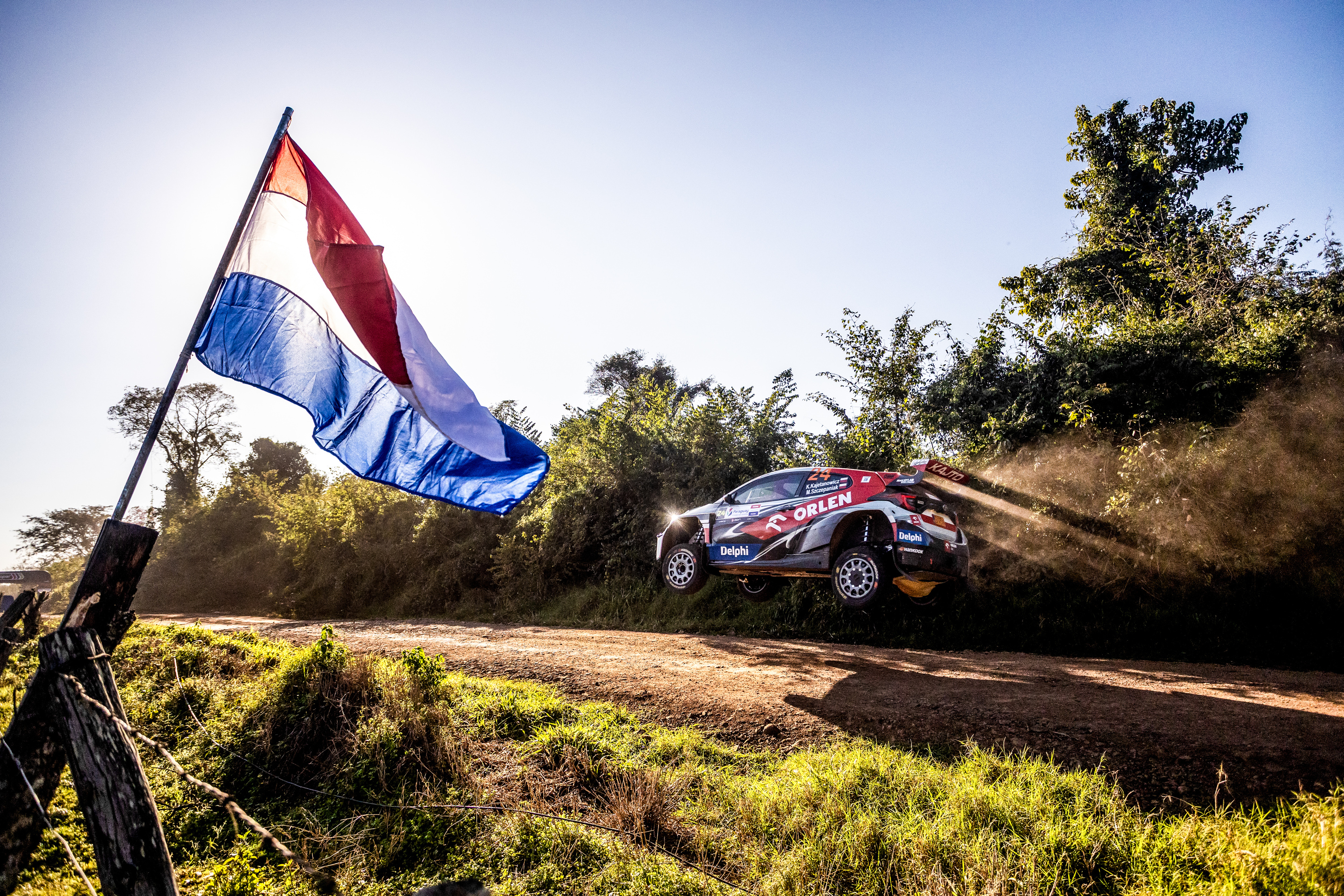 Wymagające odcinki w Paragwaju. Solidny początek Kajetanowicza