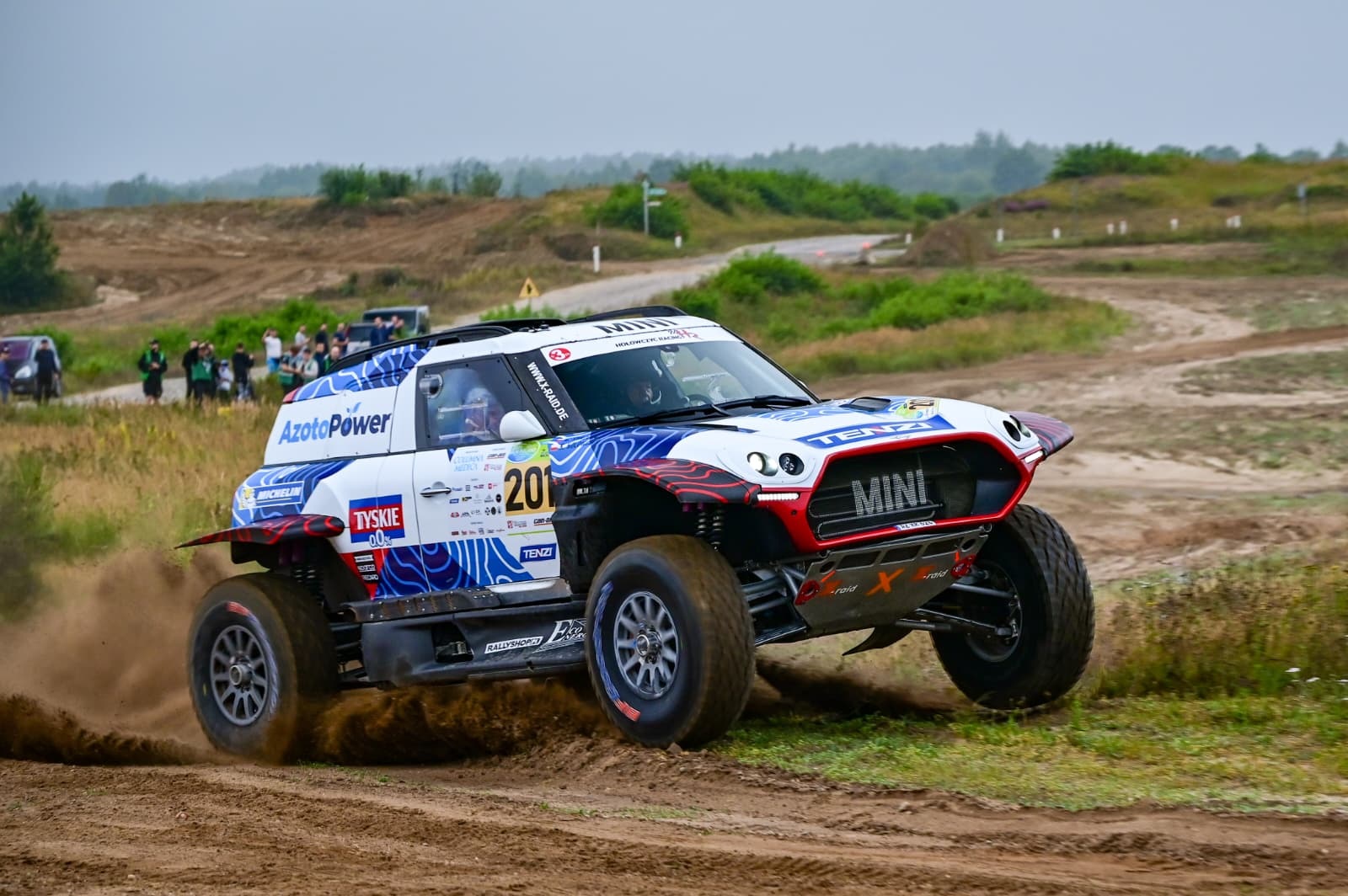 Hołowczyc dominuje na Poligonie Drawskim. Pech głównych rywali "Hołka"