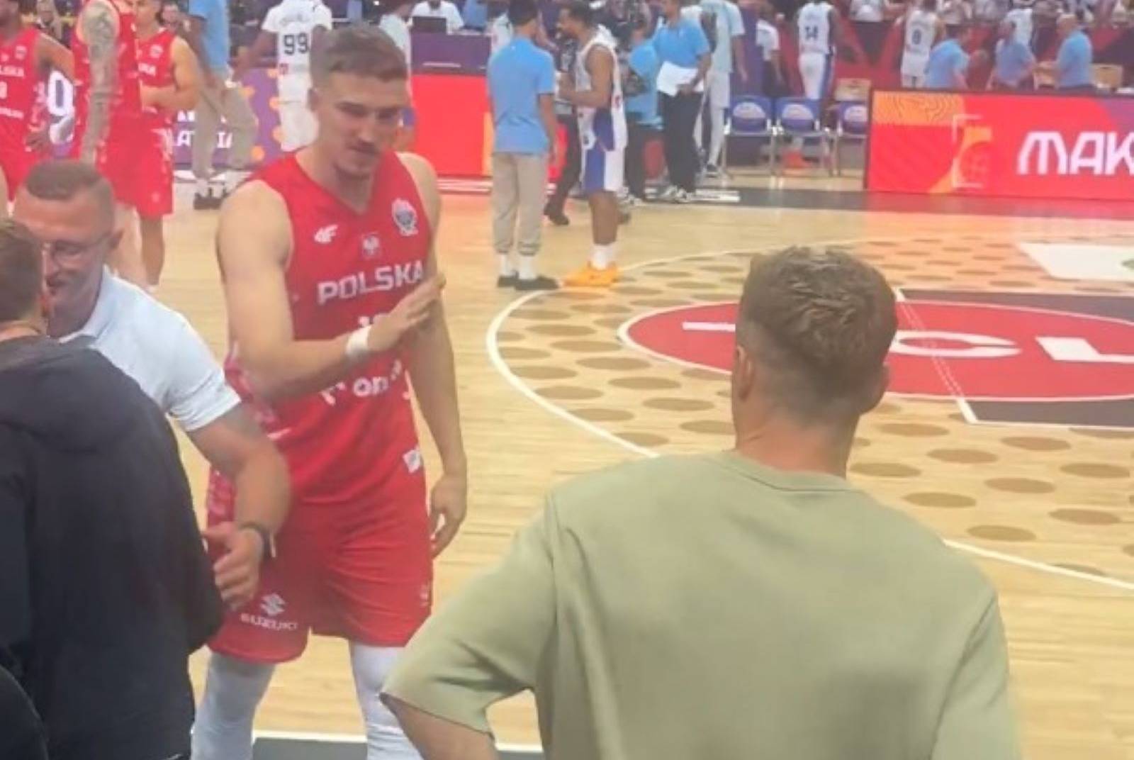 Sceny w Spodku. Ruszyli do Lewandowskiego i spółki