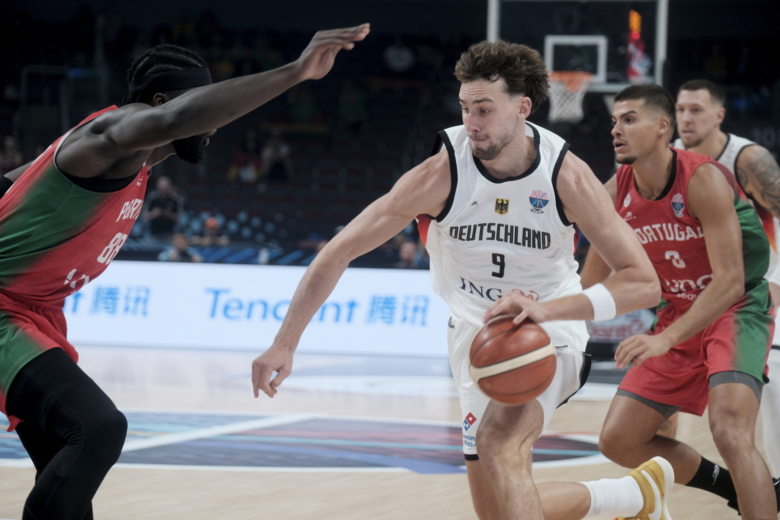 Niemcy gromią w 4. kwarcie, są w 1/4 mistrzostw Europy