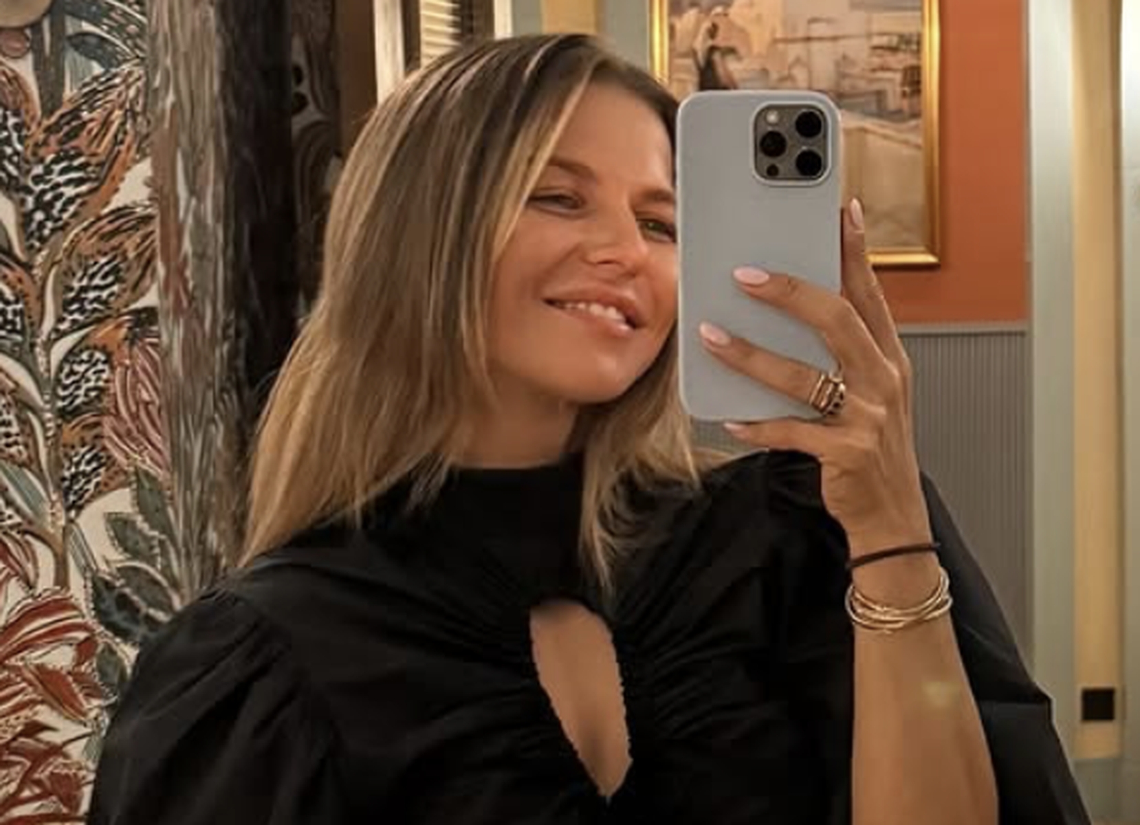 Taką kreację na urodziny założyła Anna Lewandowska. Wiadomo, ile kosztuje