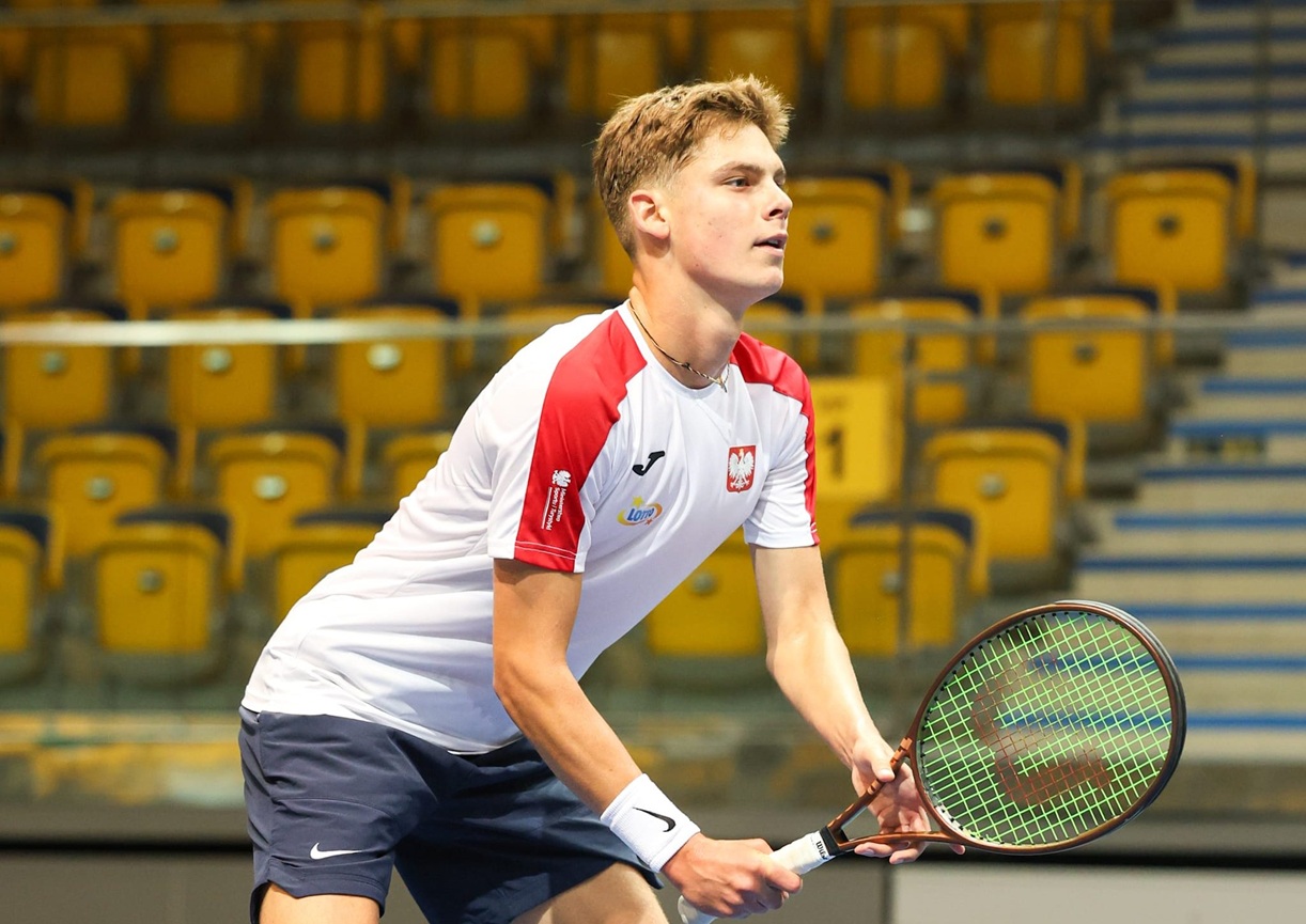 Polacy ruszyli do Afryki i Azji. Jeden z nich zagrał o finał