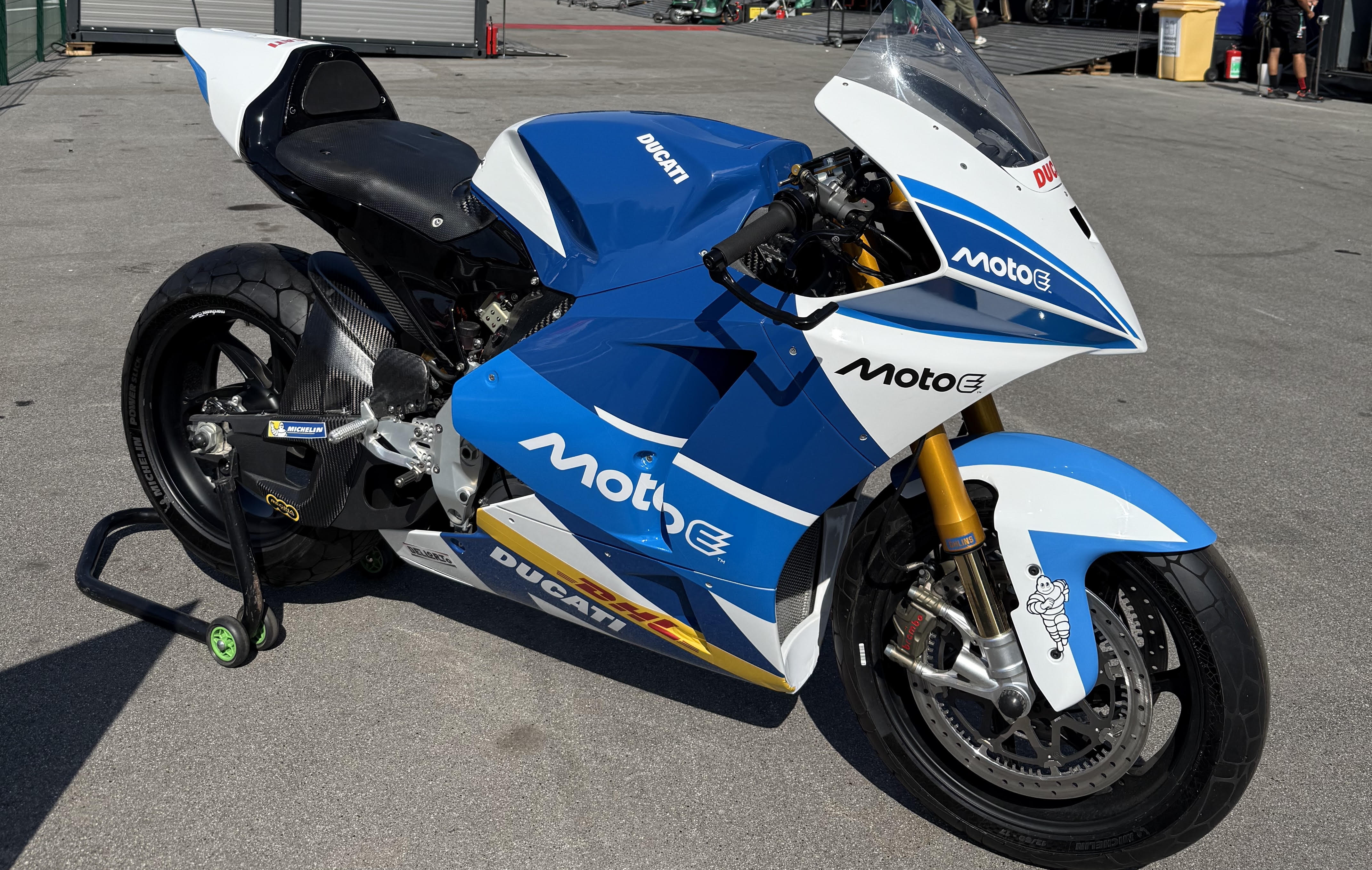 Koniec z elektrykami. "Rynek nie rozwija się zgodnie z oczekiwaniami"