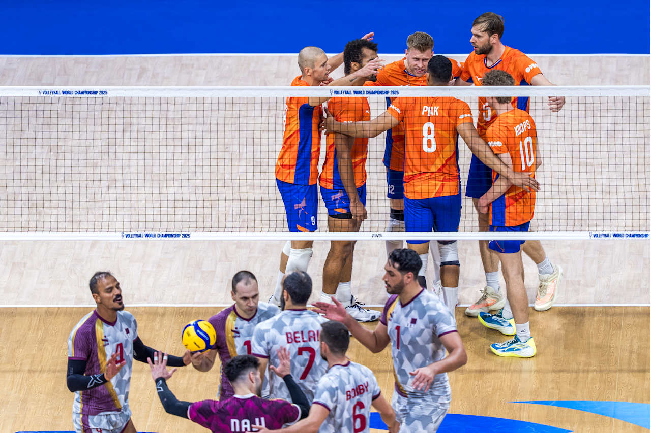 Rozpoczęła się walka w grupie Polski. Faworyt nie miał łatwo