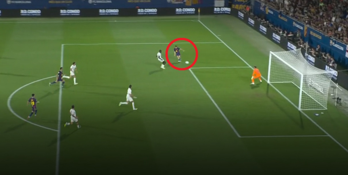 Ależ ich rozklepali. Piękna akcja FC Barcelony