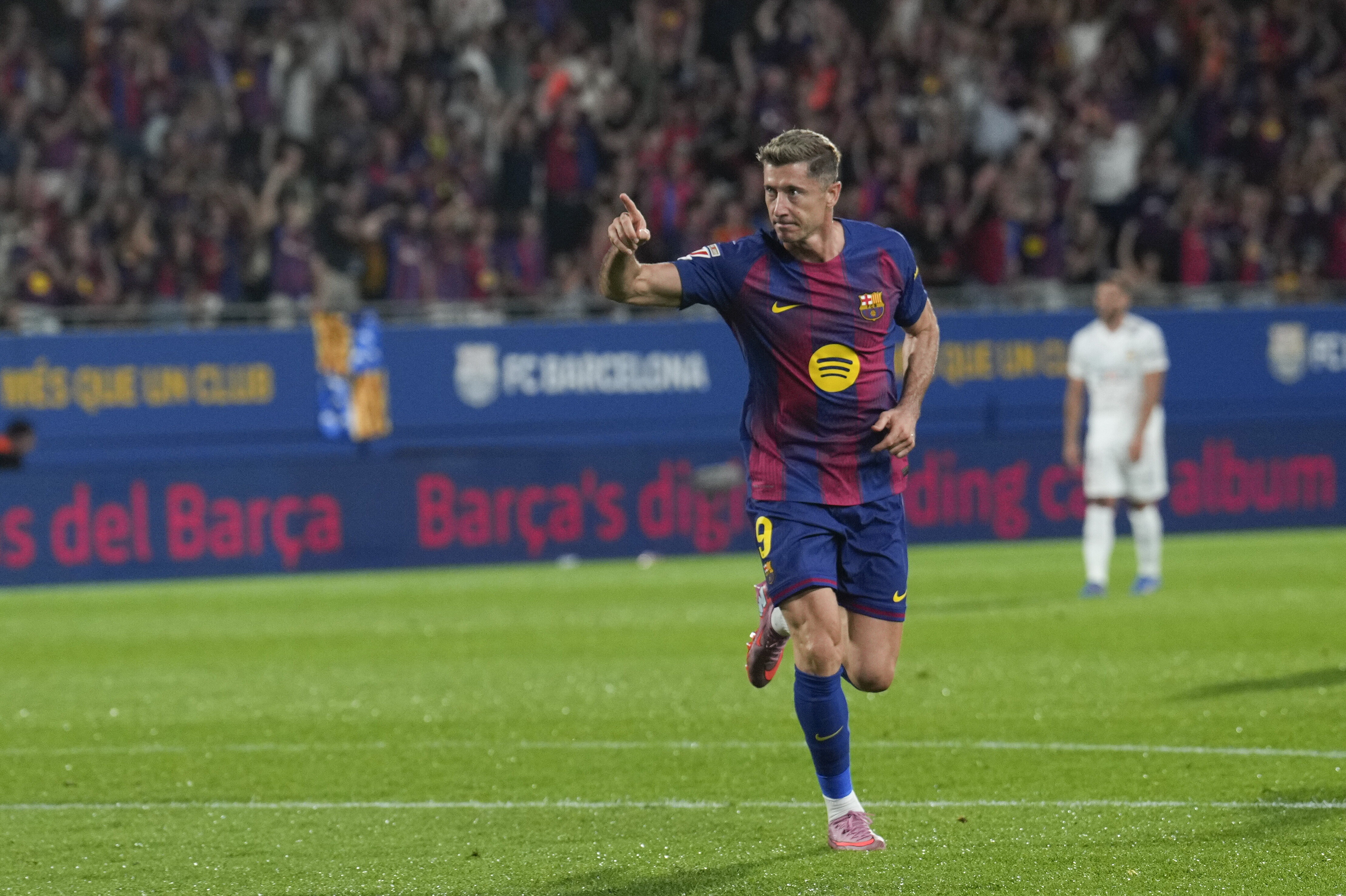 FC Barcelona nie miała litości. Lewandowski z dubletem