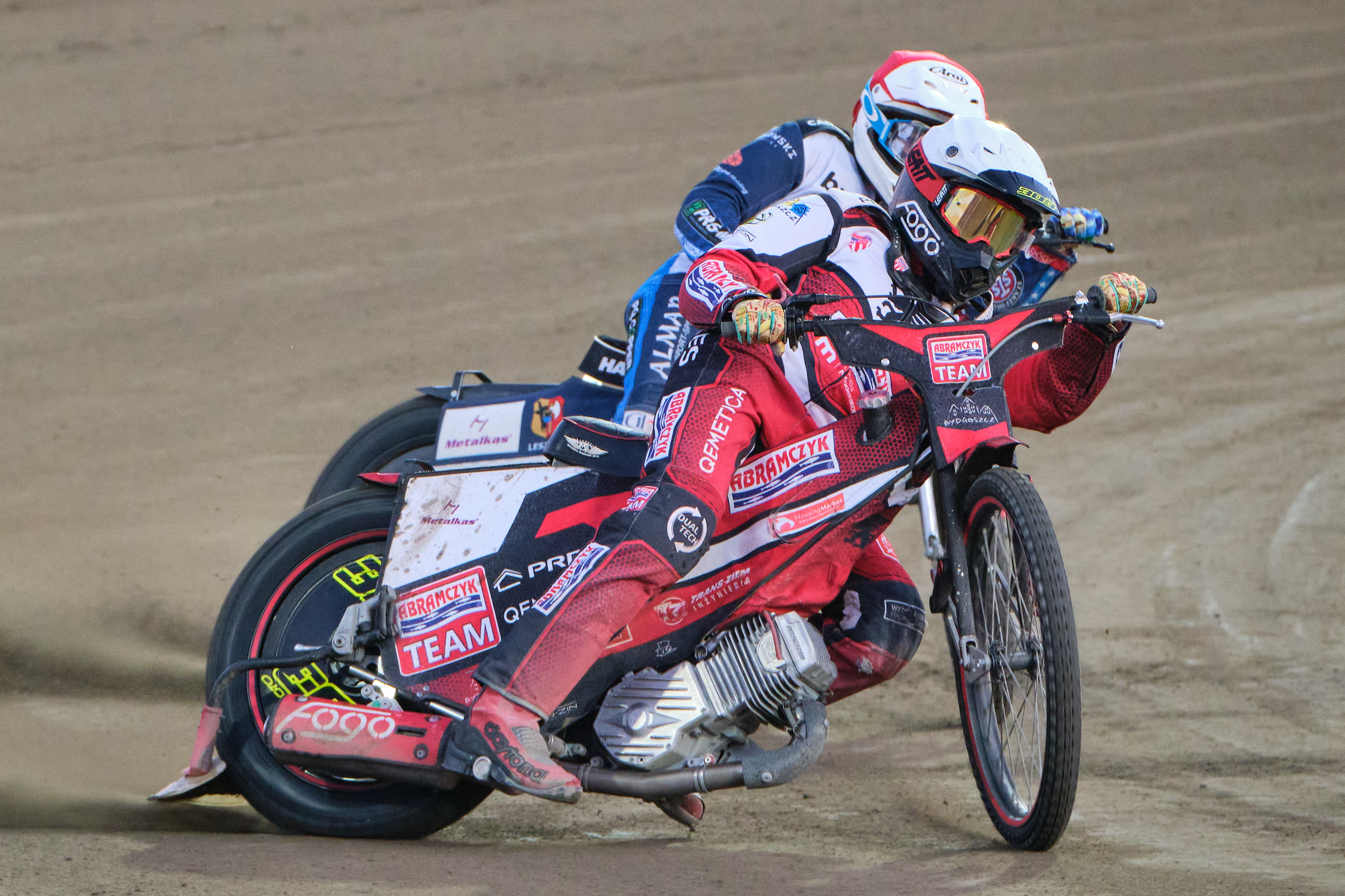 Żużel. Groźne upadki juniorów Polonii. Jest komunikat o ich stanie