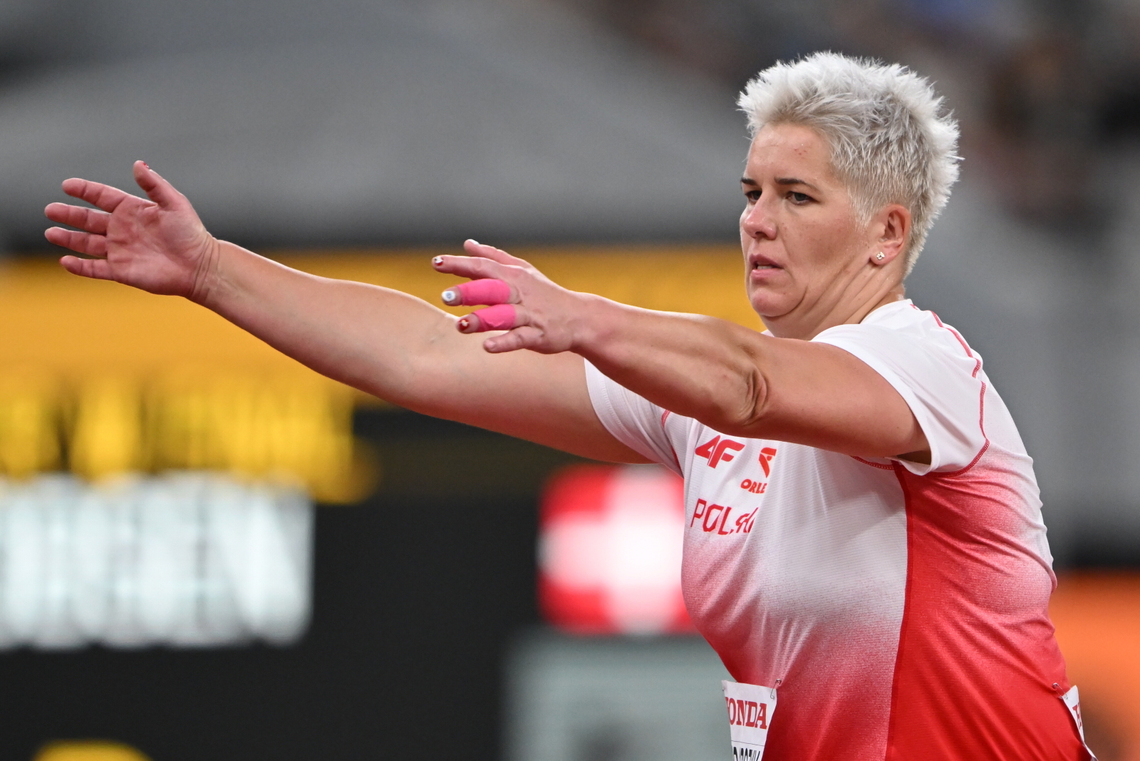 Stanęła przed kamerą i była szczera do bólu. "Niewykonalne"