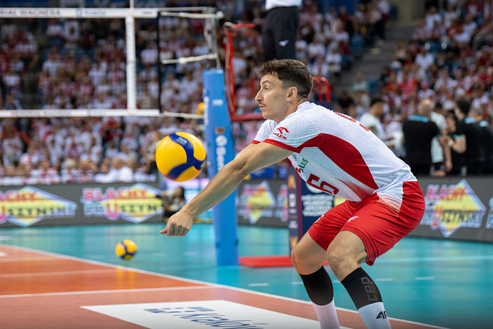 Złe wiadomości nt. reprezentanta Polski. "Przebywał w masce"