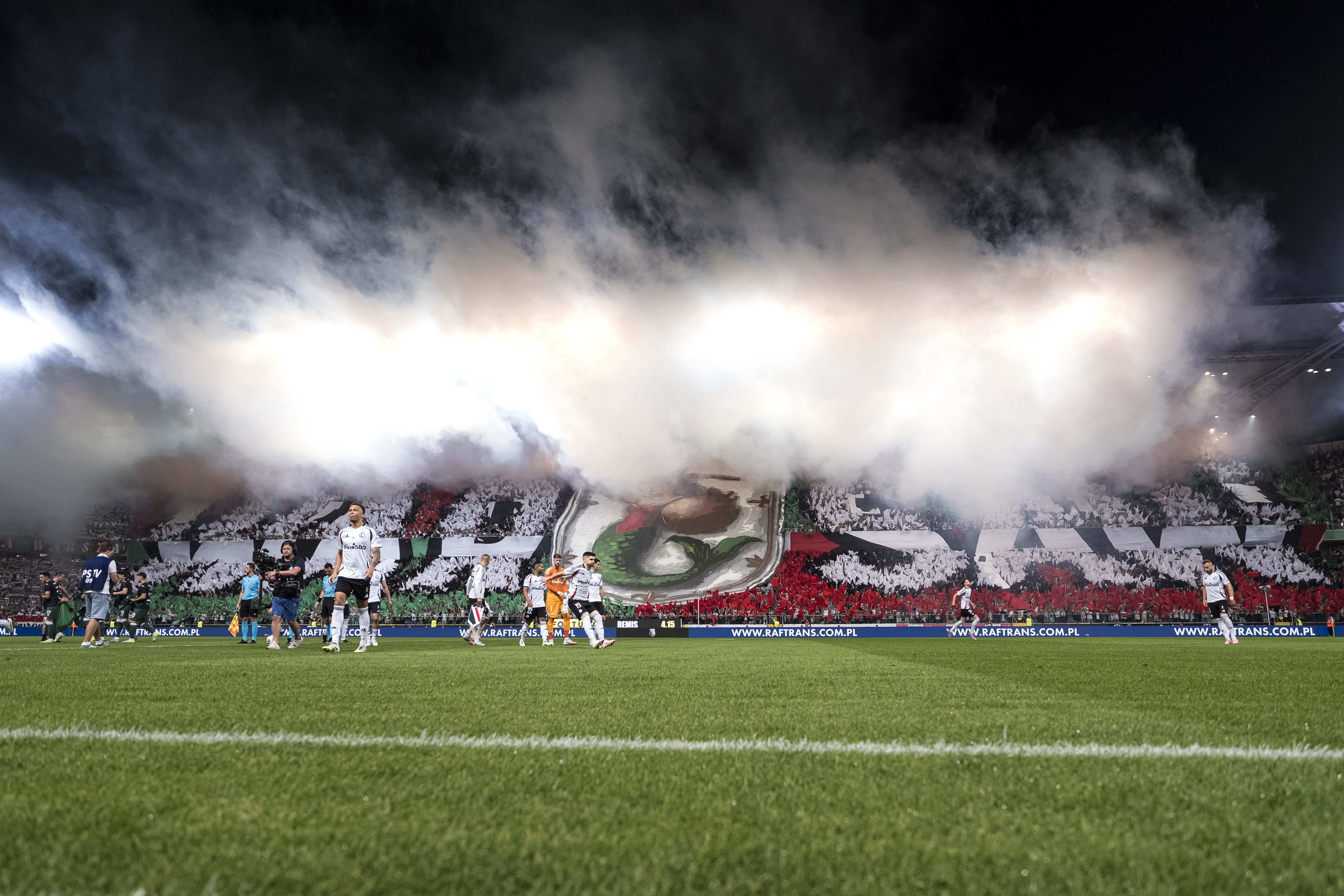 UEFA jest bezwzględna. Legia i Jagiellonia znów dostały po kieszeni
