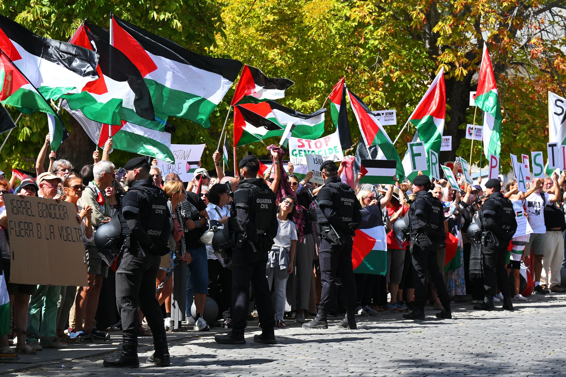 Protestowali podczas Vuelta a Espana. Zapadła decyzja ws. kar dla 17 kibiców