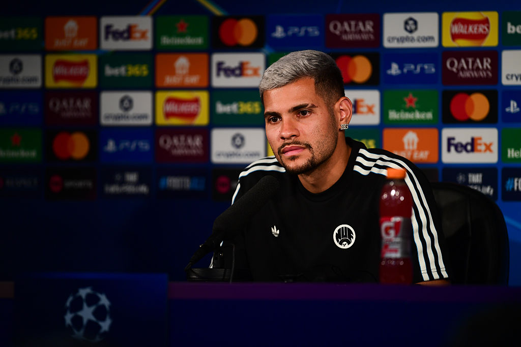 Był łączony z Barceloną, teraz z nią zagra. Dostał pytanie o transfer