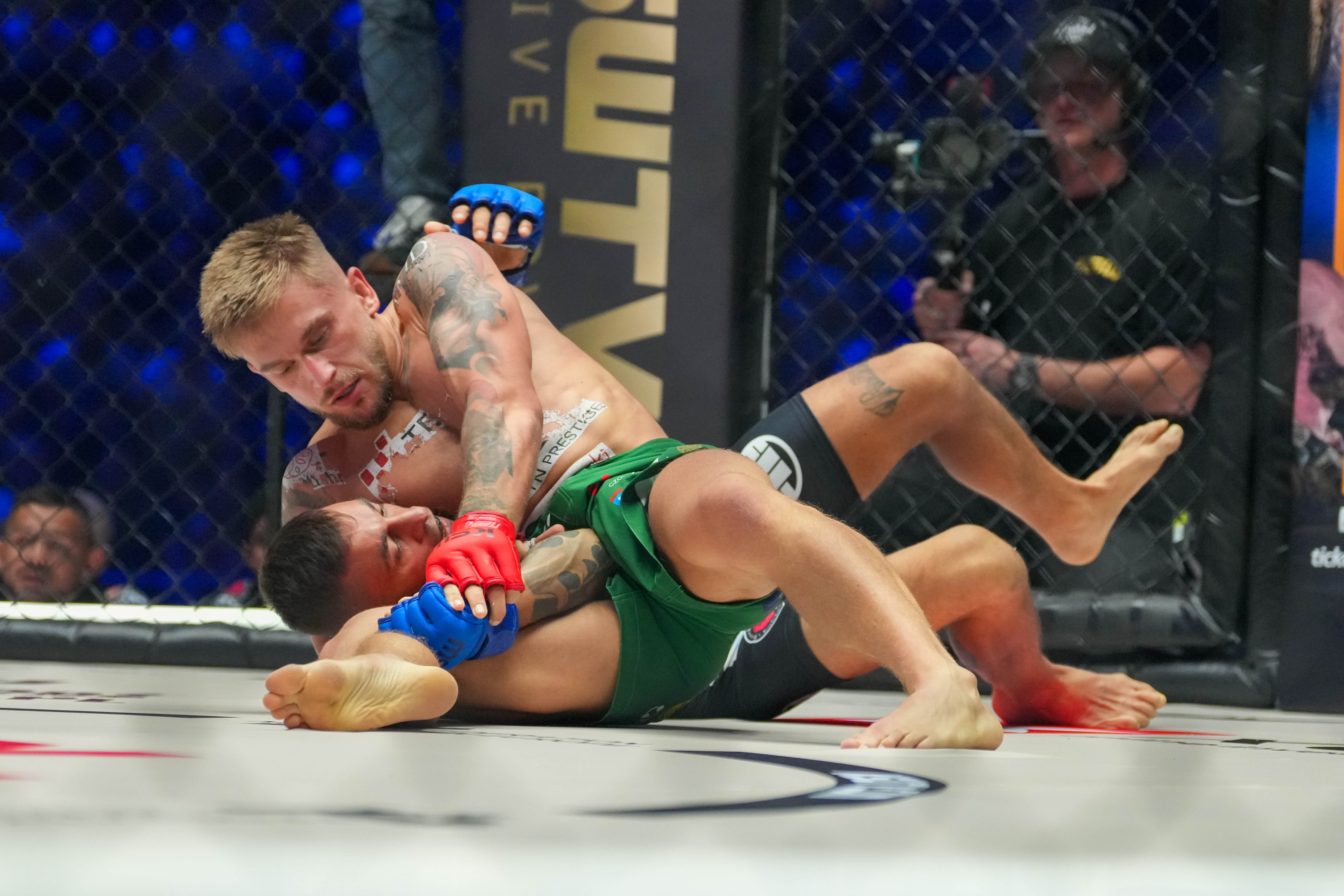 Szalone poddanie "Jokera". Lokalny bohater triumfuje w KSW