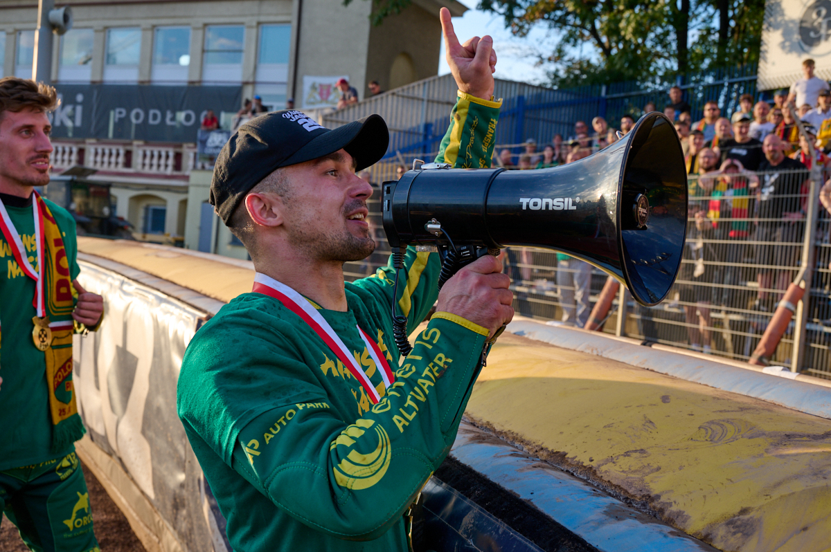 Żużel. Trzy najważniejsze transfery i pokaz mocy Zmarzlika. Pierwsze zwycięstwo nowego klubu