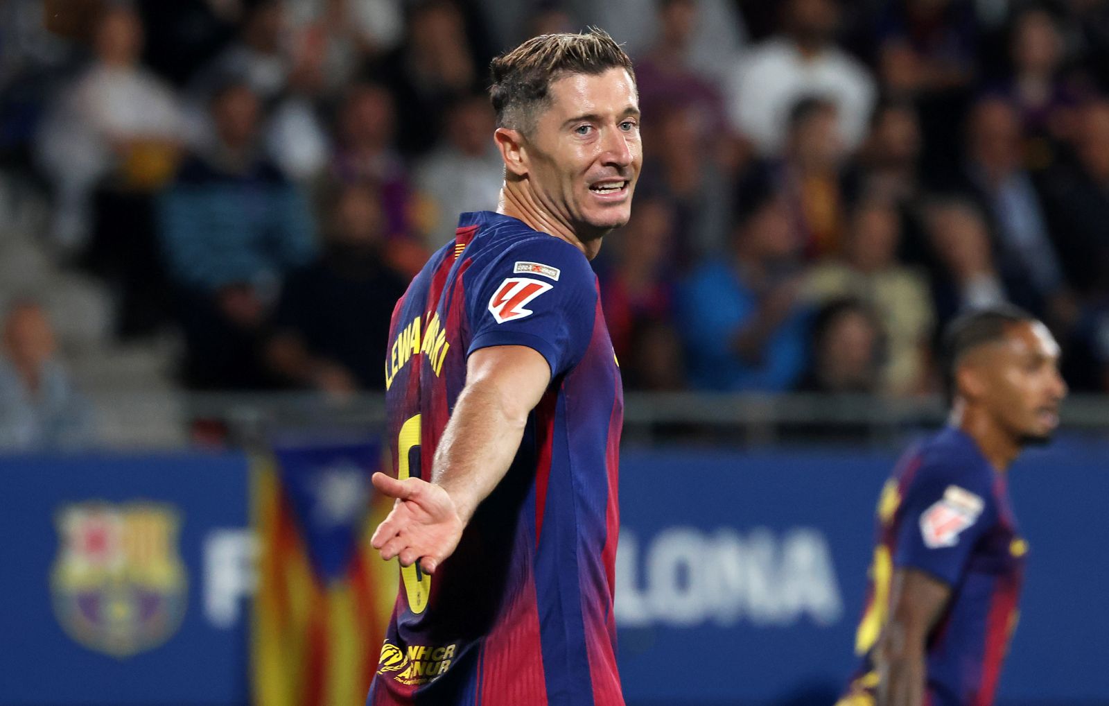 250 miejsc, a Lewandowskiego brak. Przykro patrzeć