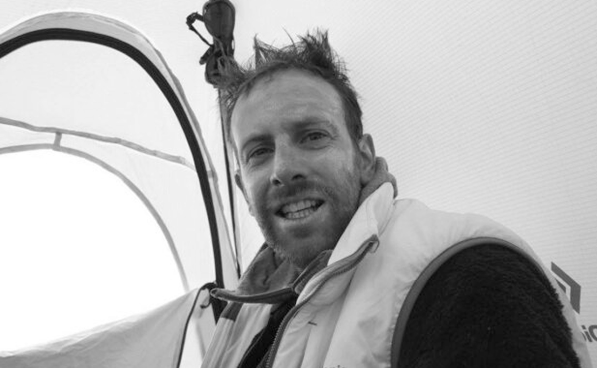 Zginęli w tragicznym wypadku. Ich samochód spadł w przepaść