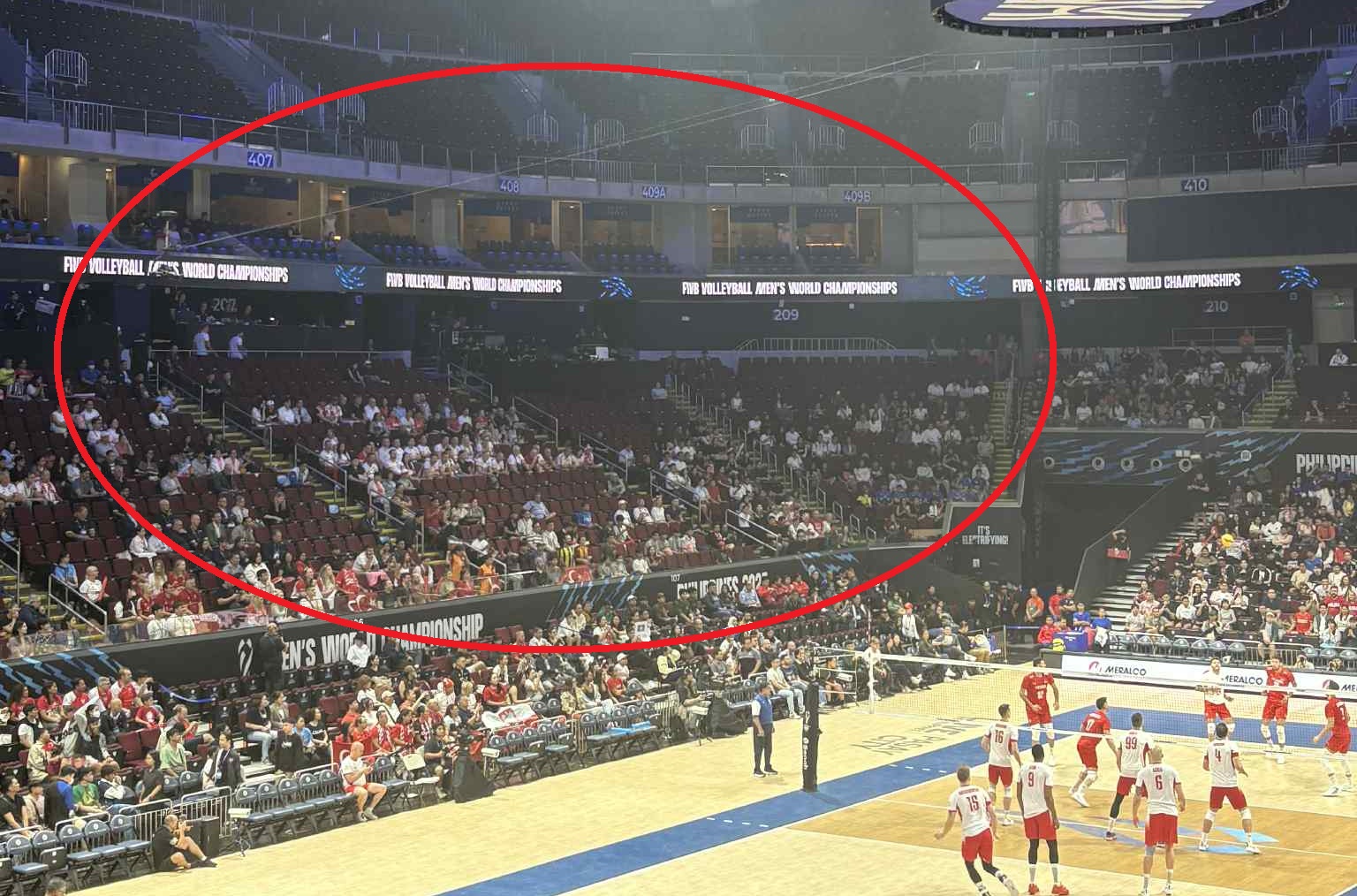 Tak wyglądały trybuny podczas ćwierćfinału siatkarzy. Przypatrz się dobrze